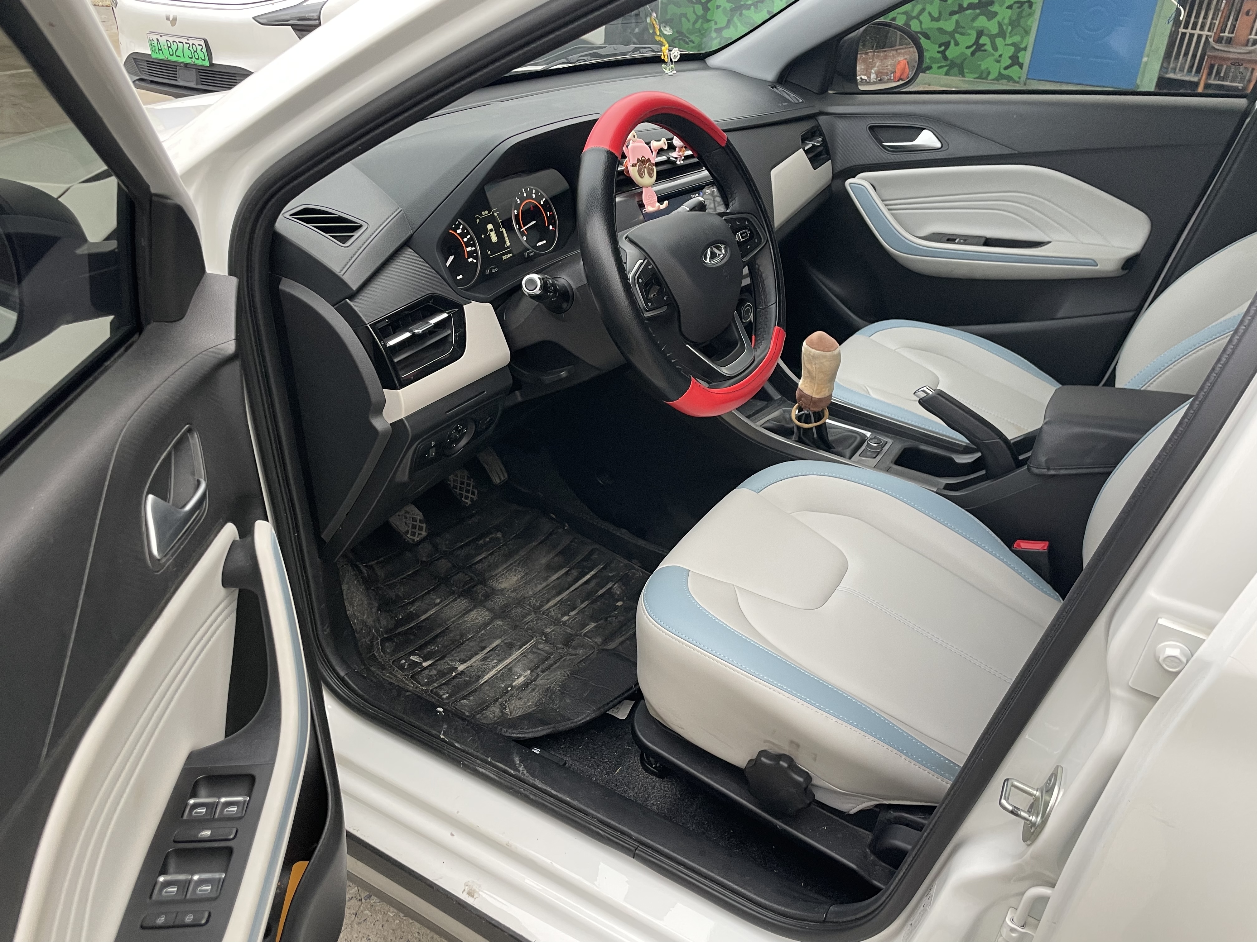 Chery Tiggo 3x 2023 car image #3