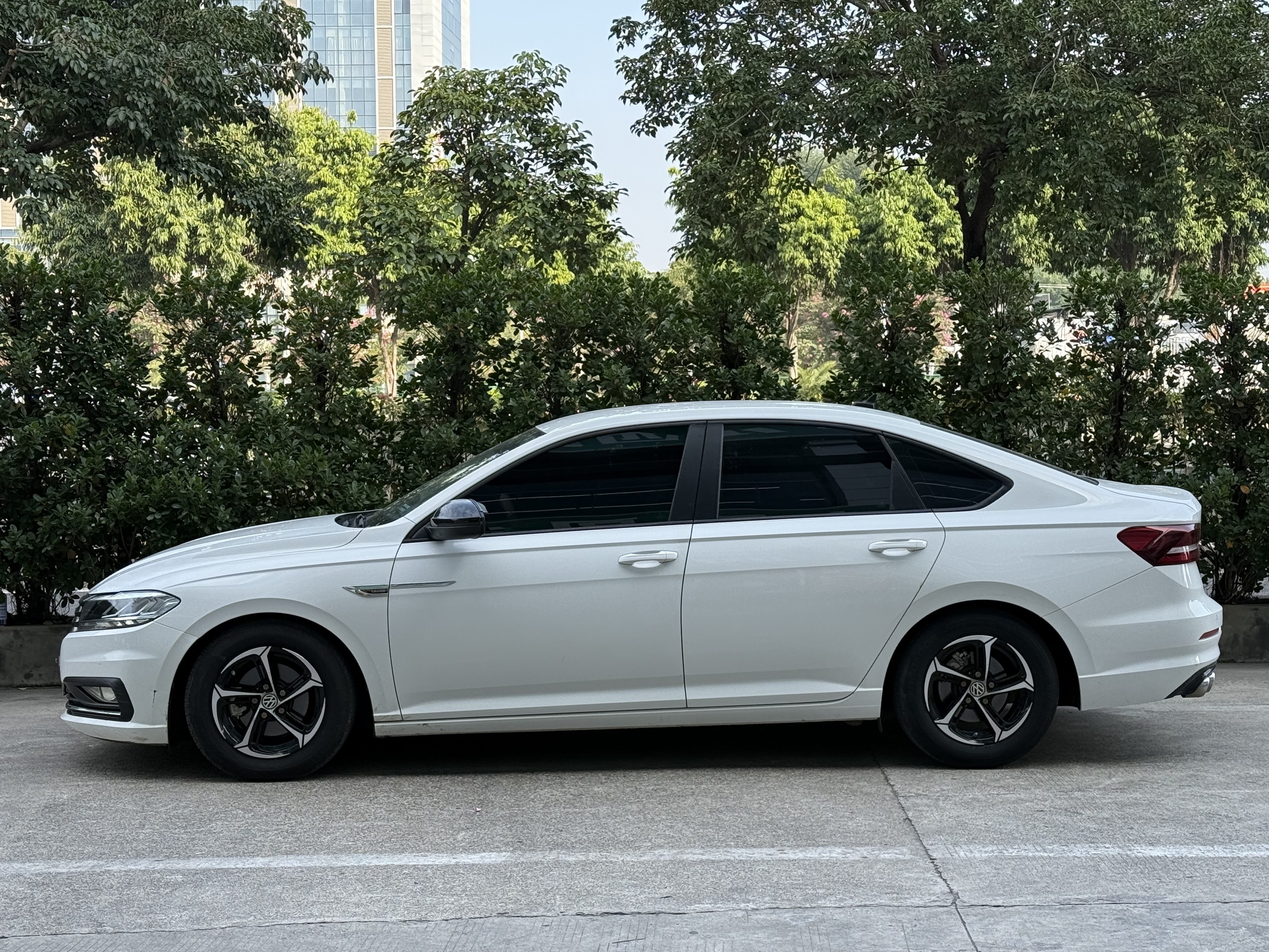 Volkswagen Lavida 2021 car image #3