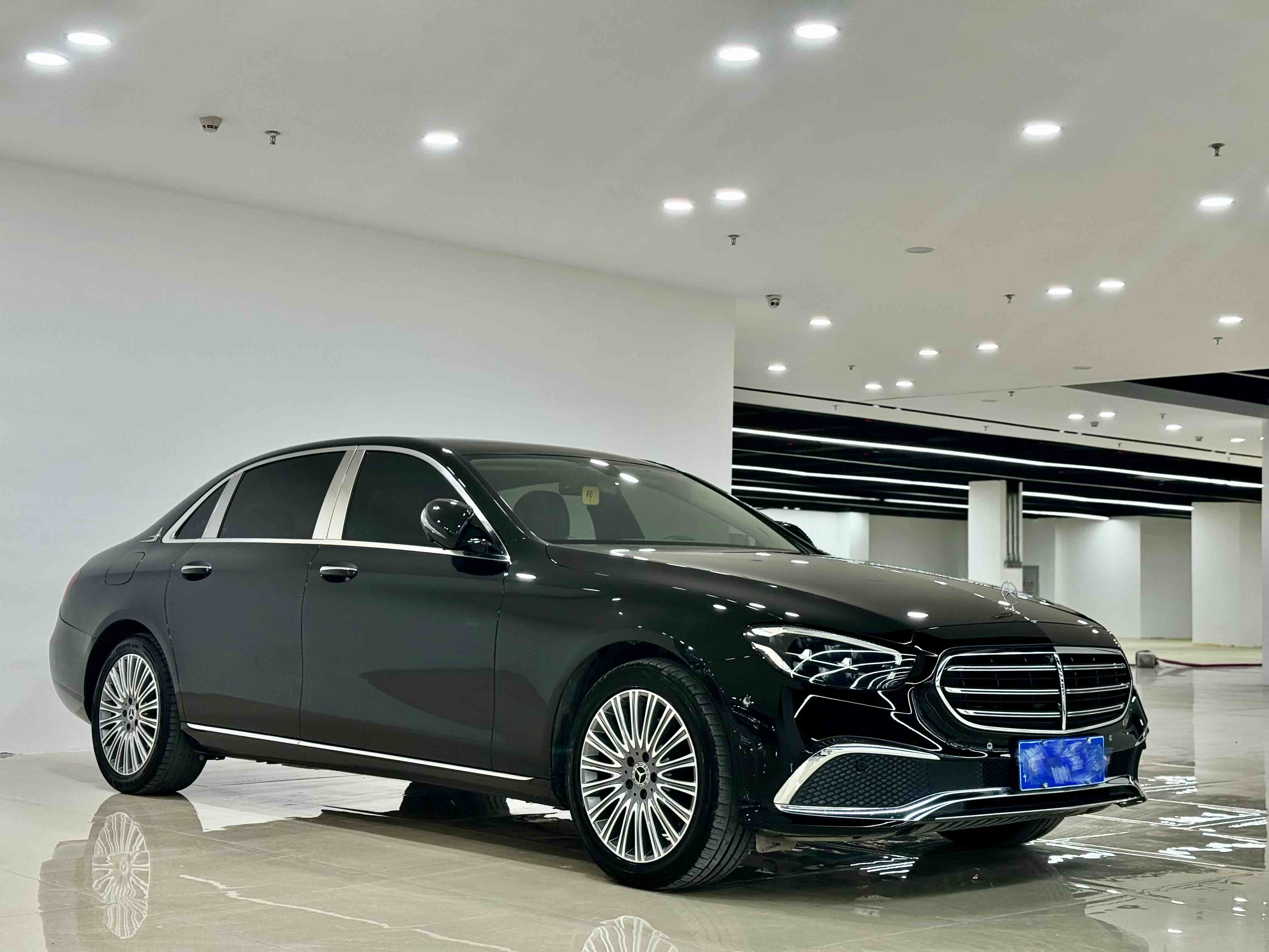 Mercedes-Benz E Class 2022 car image #3