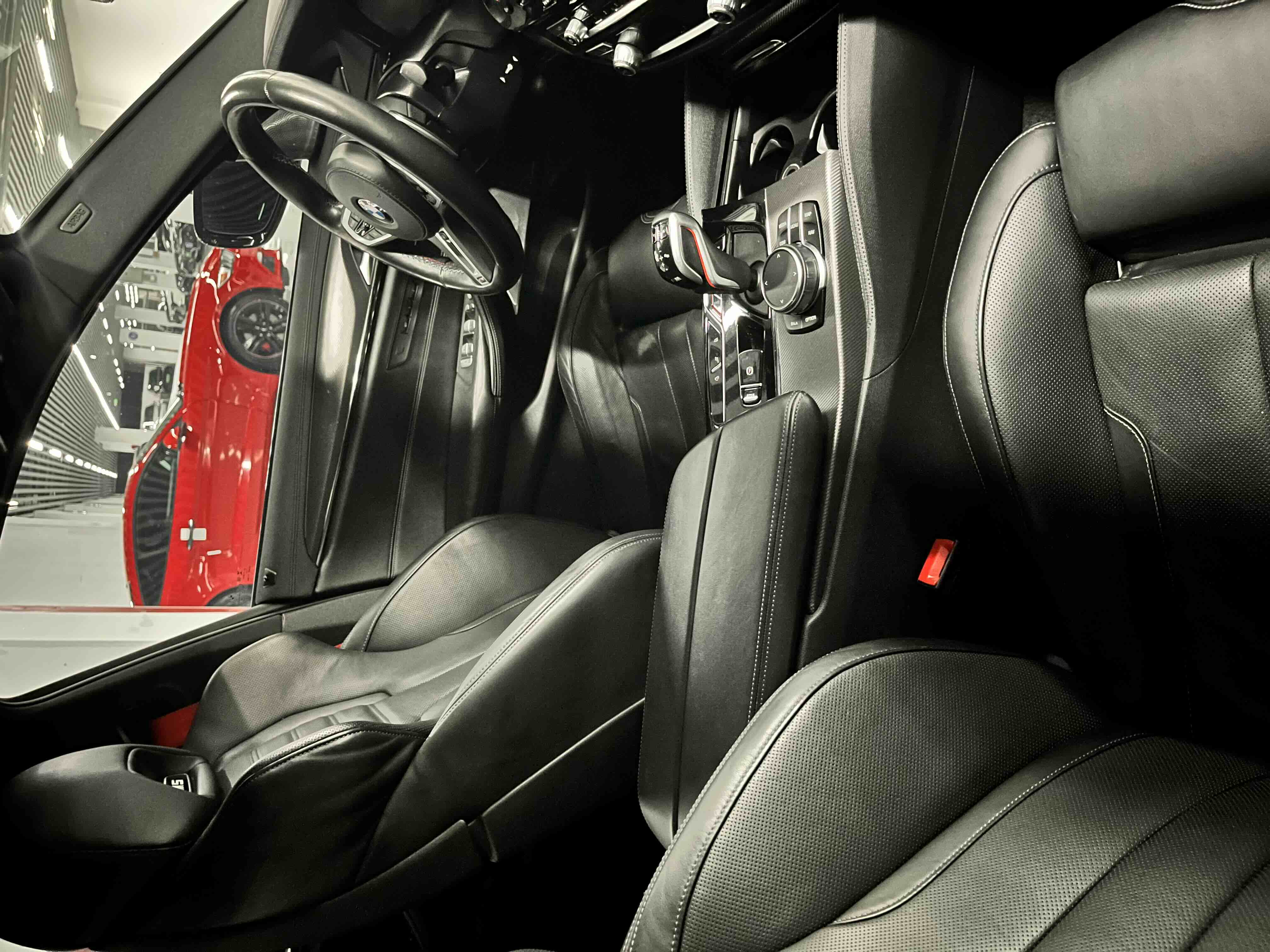 BMW M5 2023 صورة سيارة #3