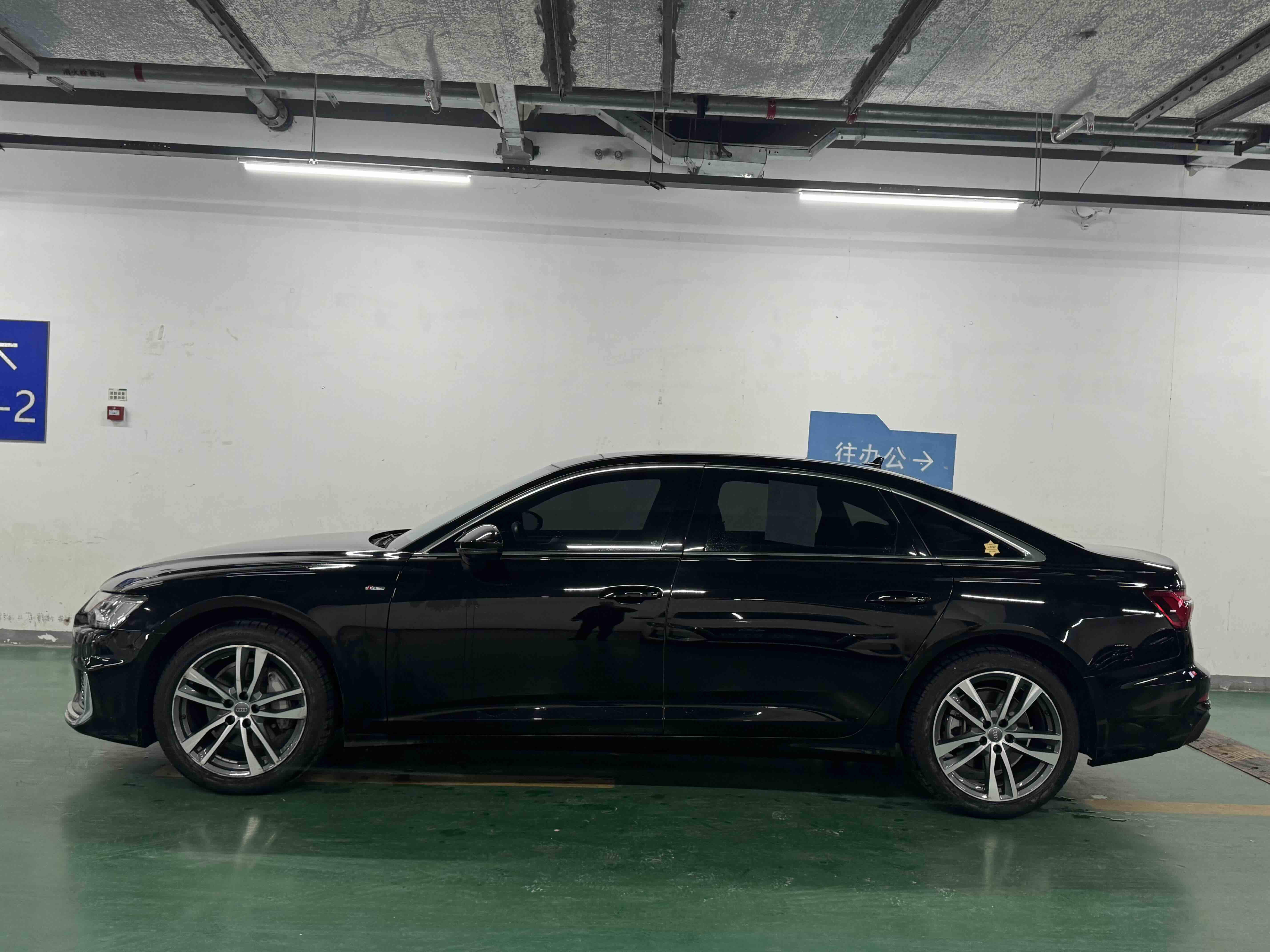 Audi A6L 2021 car image #3