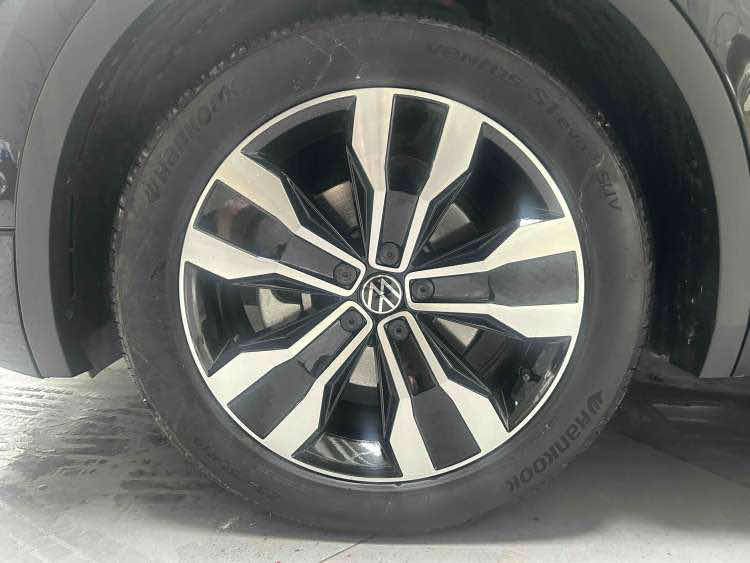 Volkswagen Tiguan L 2021 #3 Volkswagen Tiguan L 2021 car image #3