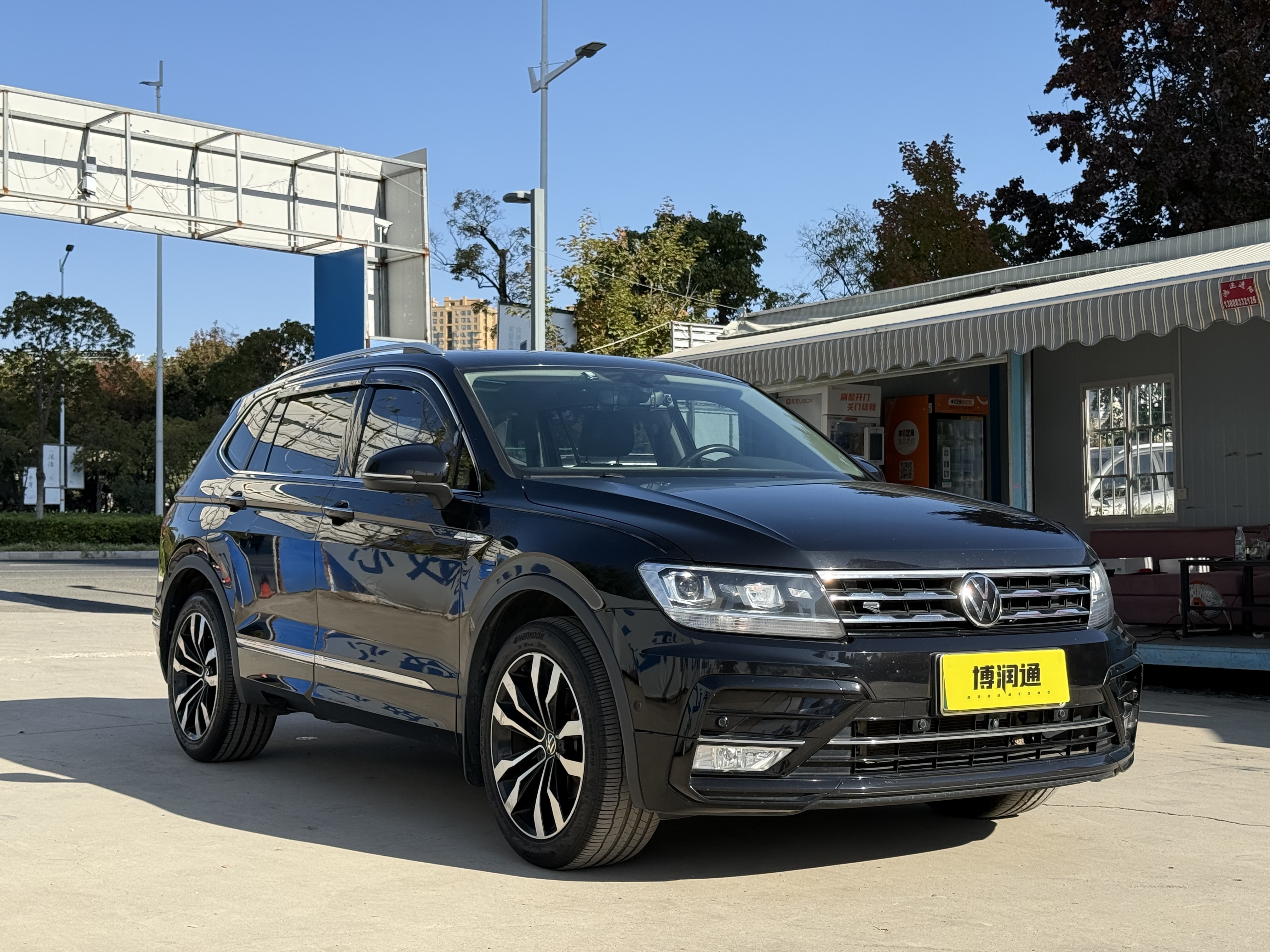 Volkswagen Tiguan L 2020 car image #3