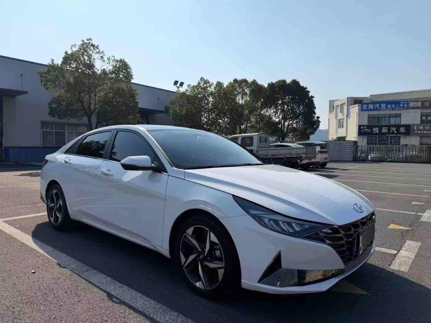 Hyundai Elantra 2023 car image #3