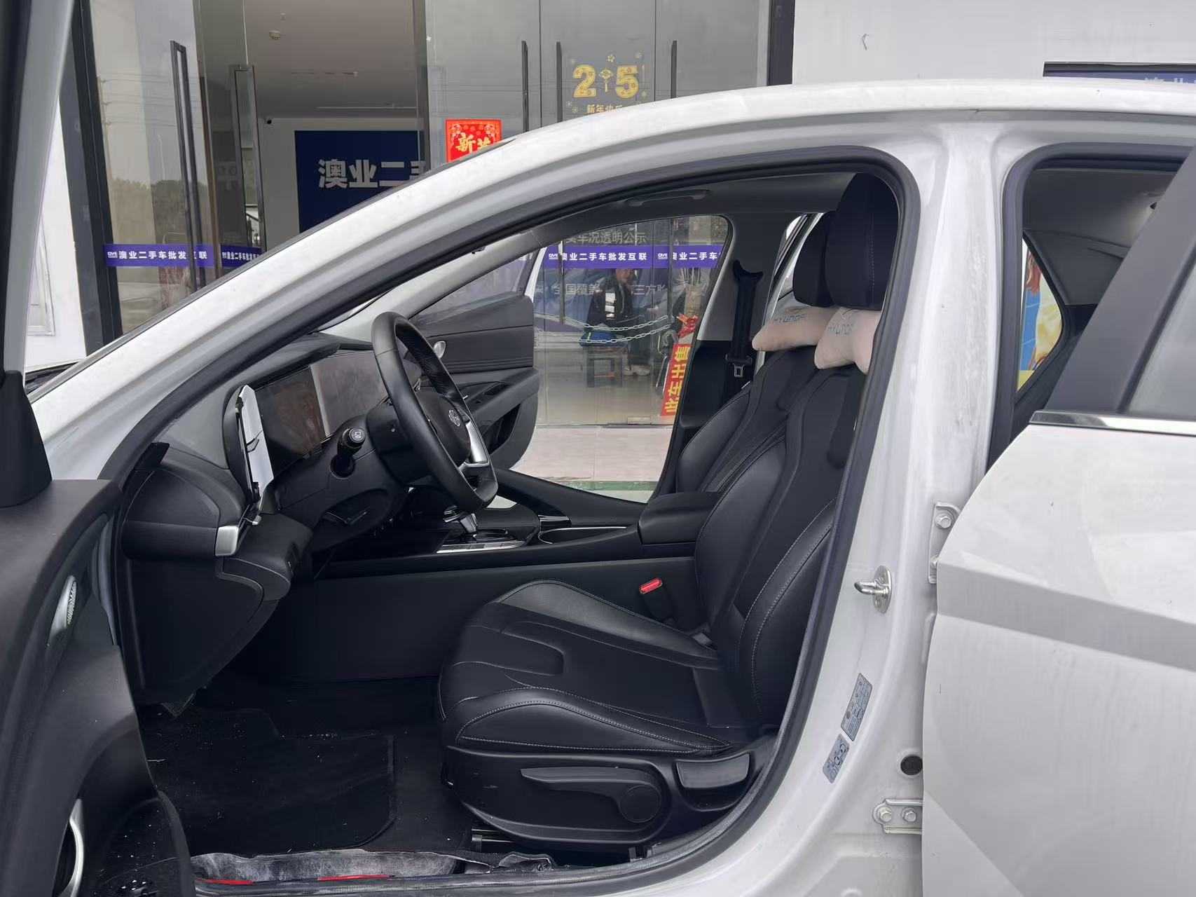 Hyundai Elantra 2021 car image #3