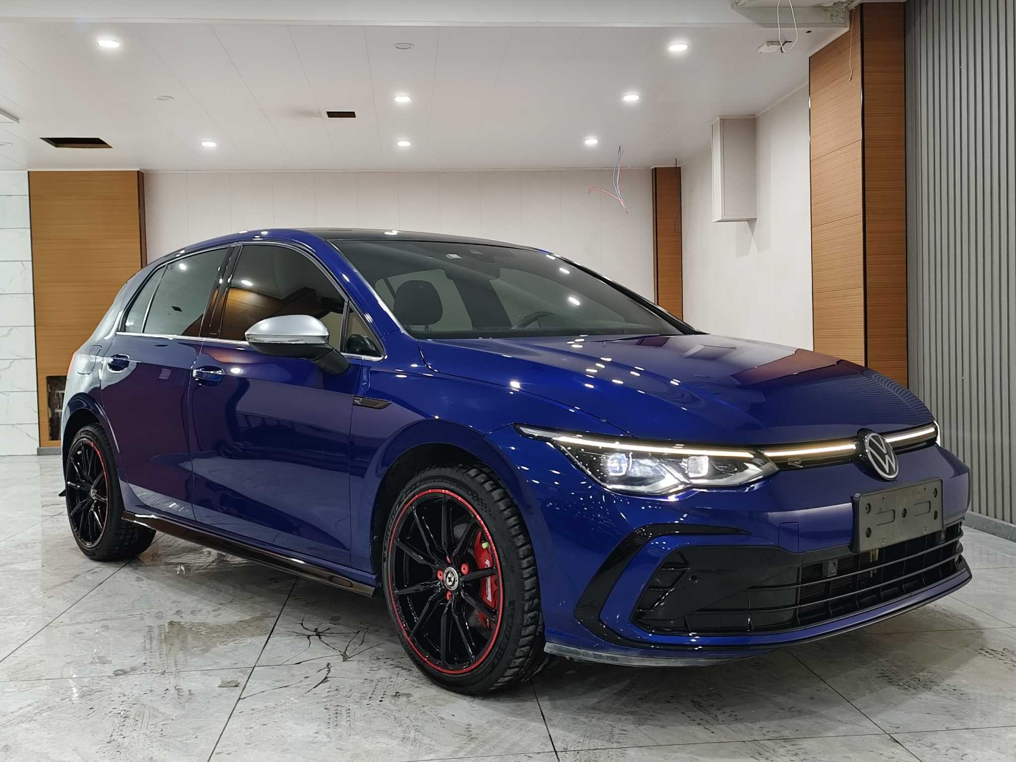 Volkswagen Golf 2021 car image #3