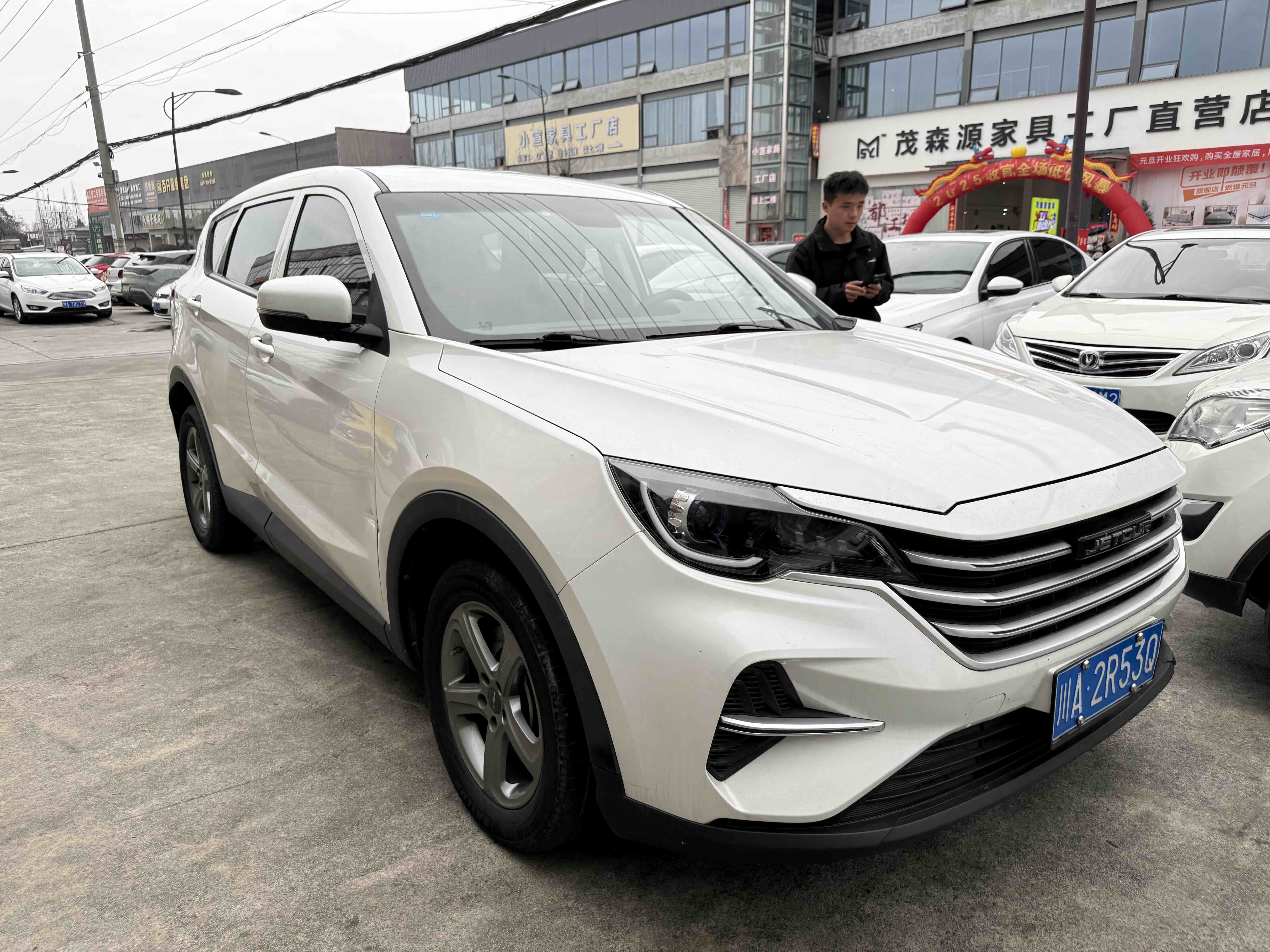 X70M 2020 car image #3