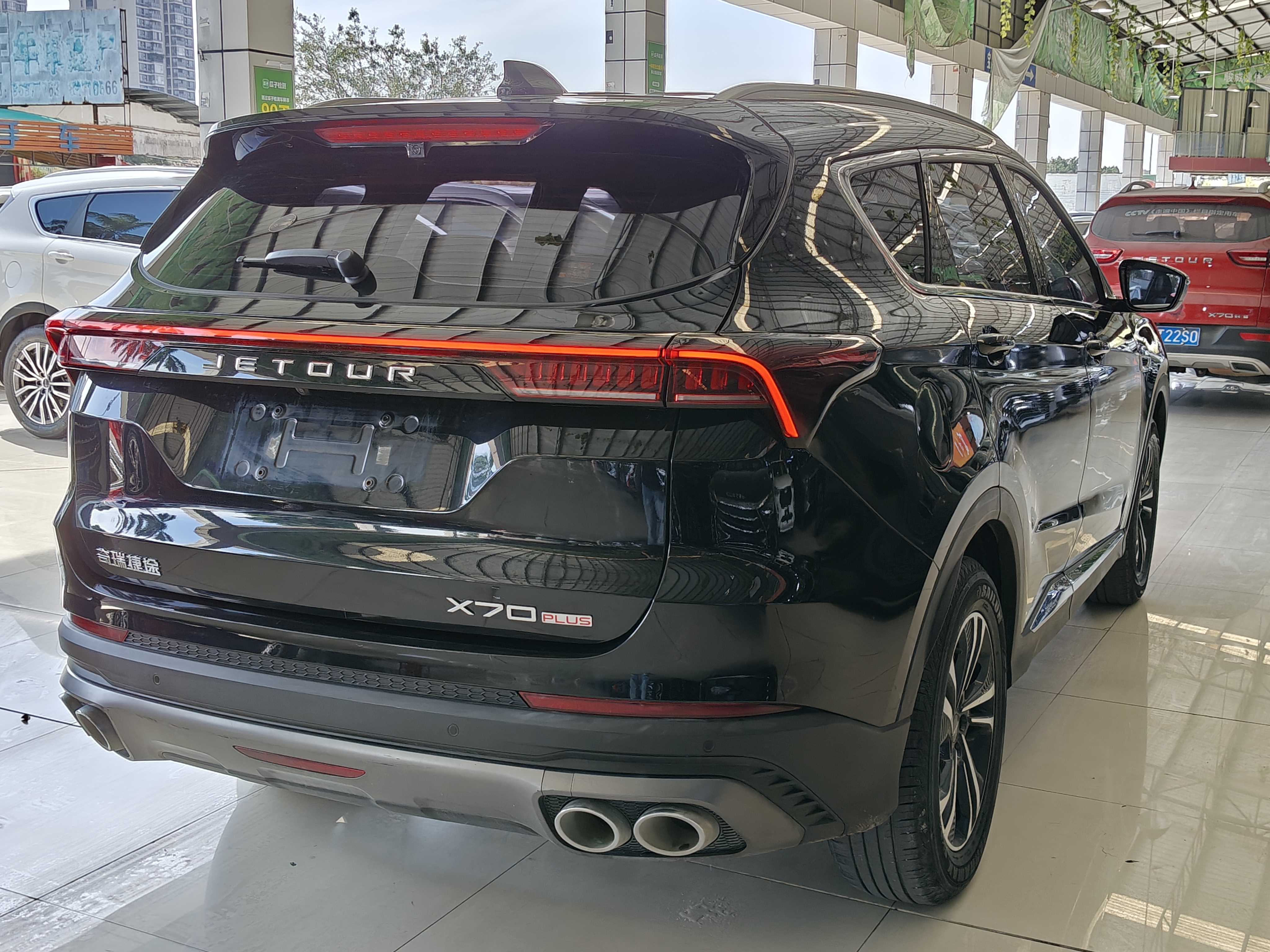 X70 PLUS 2021 car image #3
