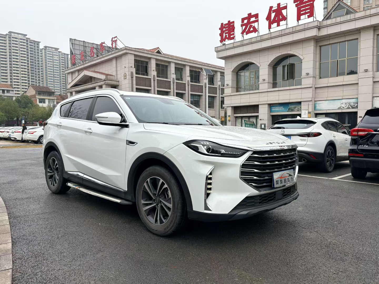 X70 PLUS 2021 car image #3