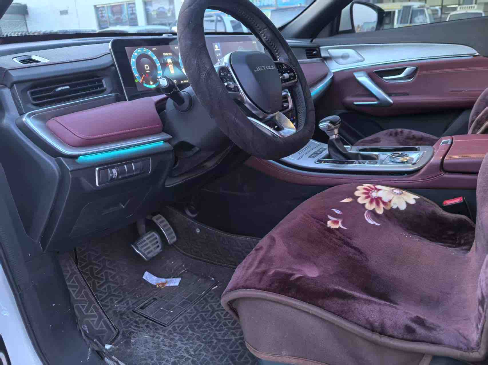 X70 PLUS 2022 car image #3