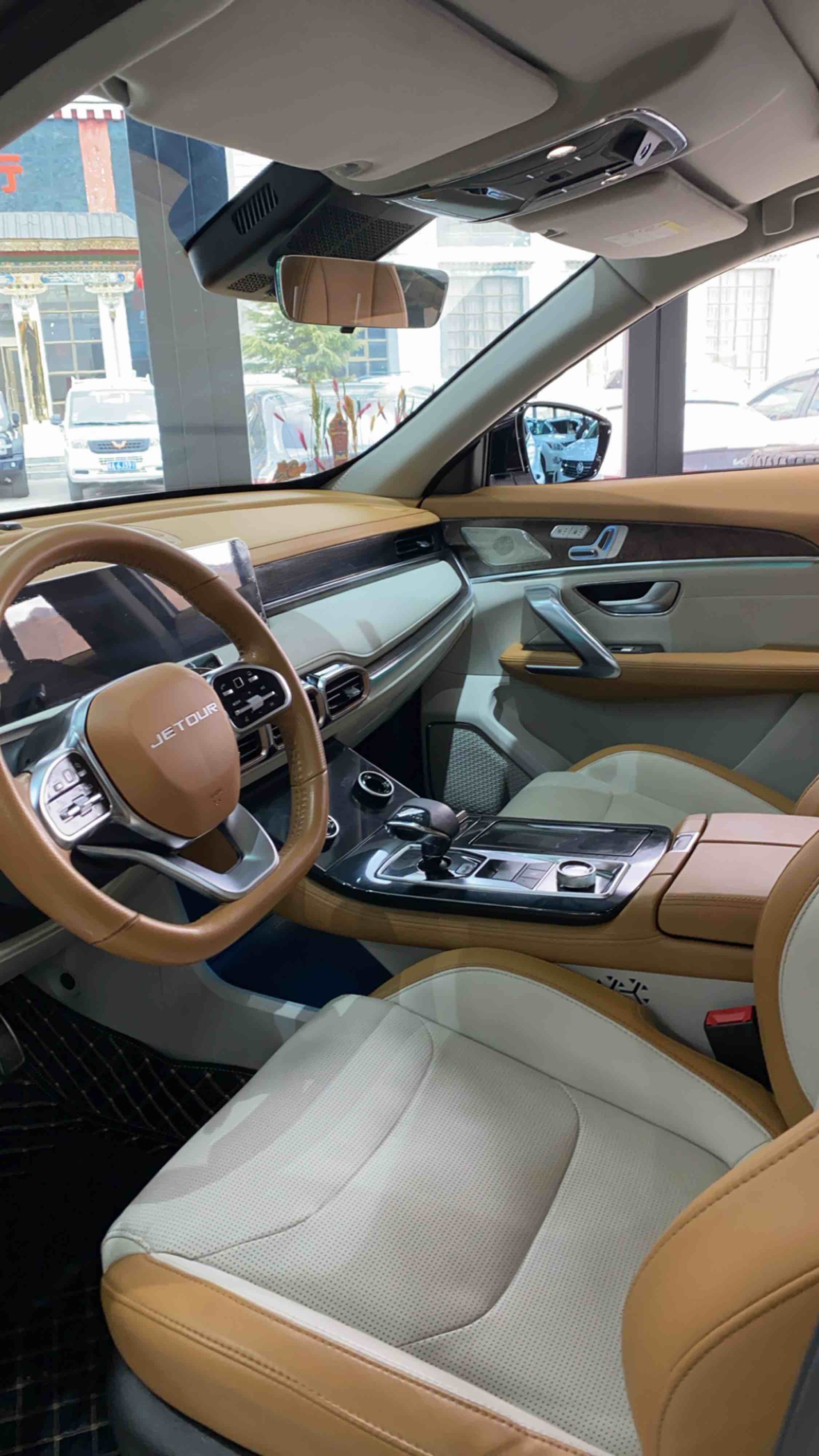 X70 PLUS 2022 car image #3