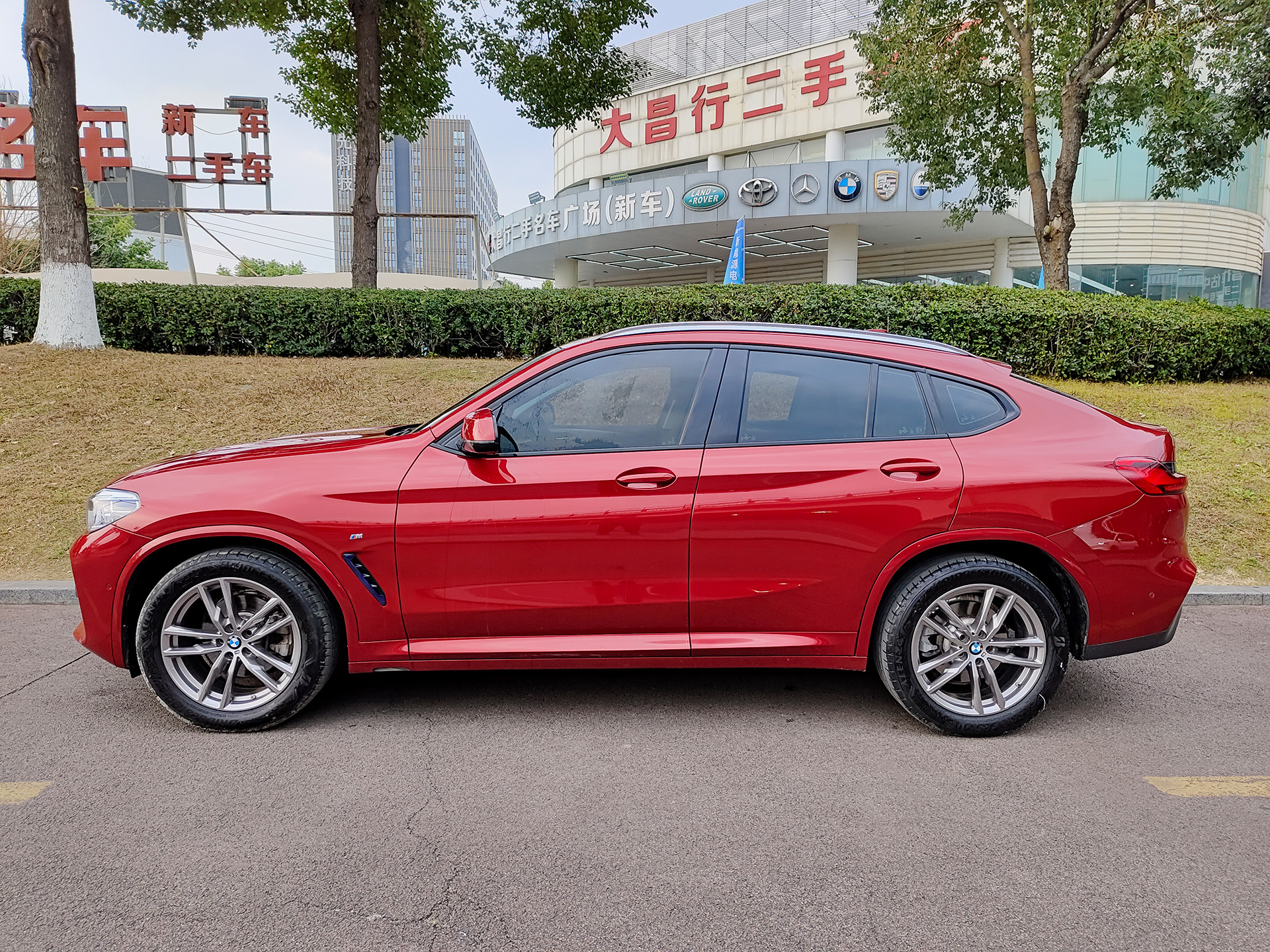 BMW X4 2021 صورة سيارة #3
