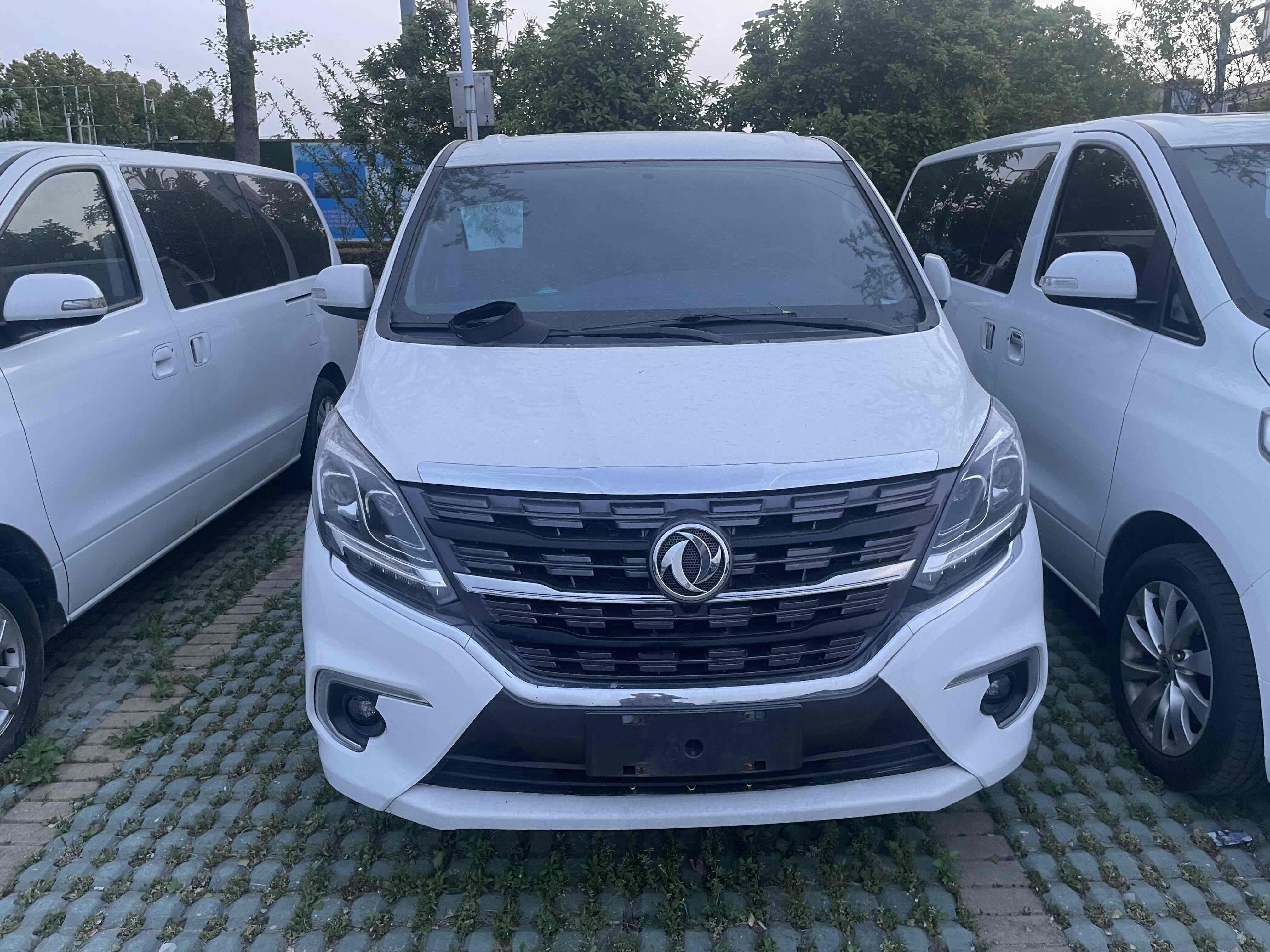 Forthing M7 2021 #3 Forthing M7 2021 صورة سيارة #3