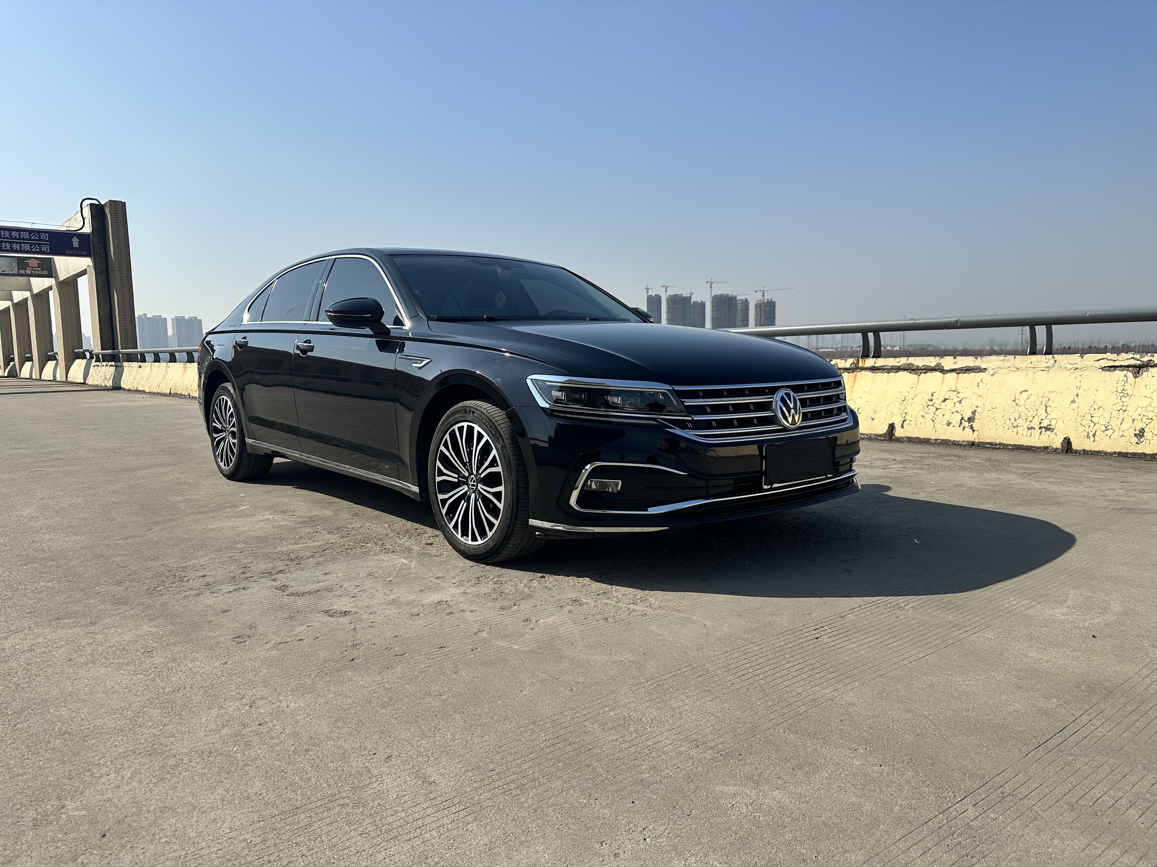 Volkswagen Phideon 2023 immagine di auto #3