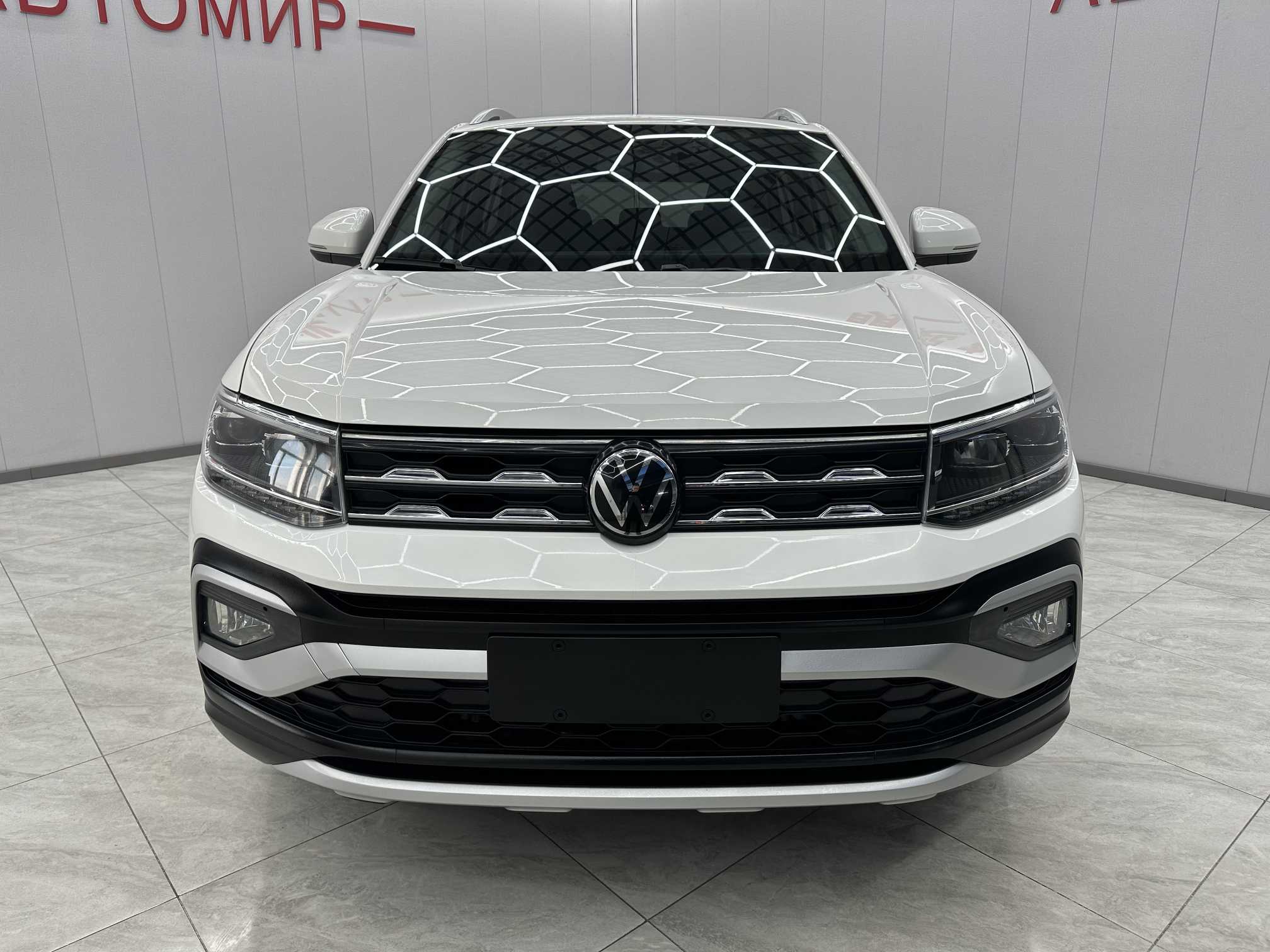Volkswagen T-Cross 2021 car image #3