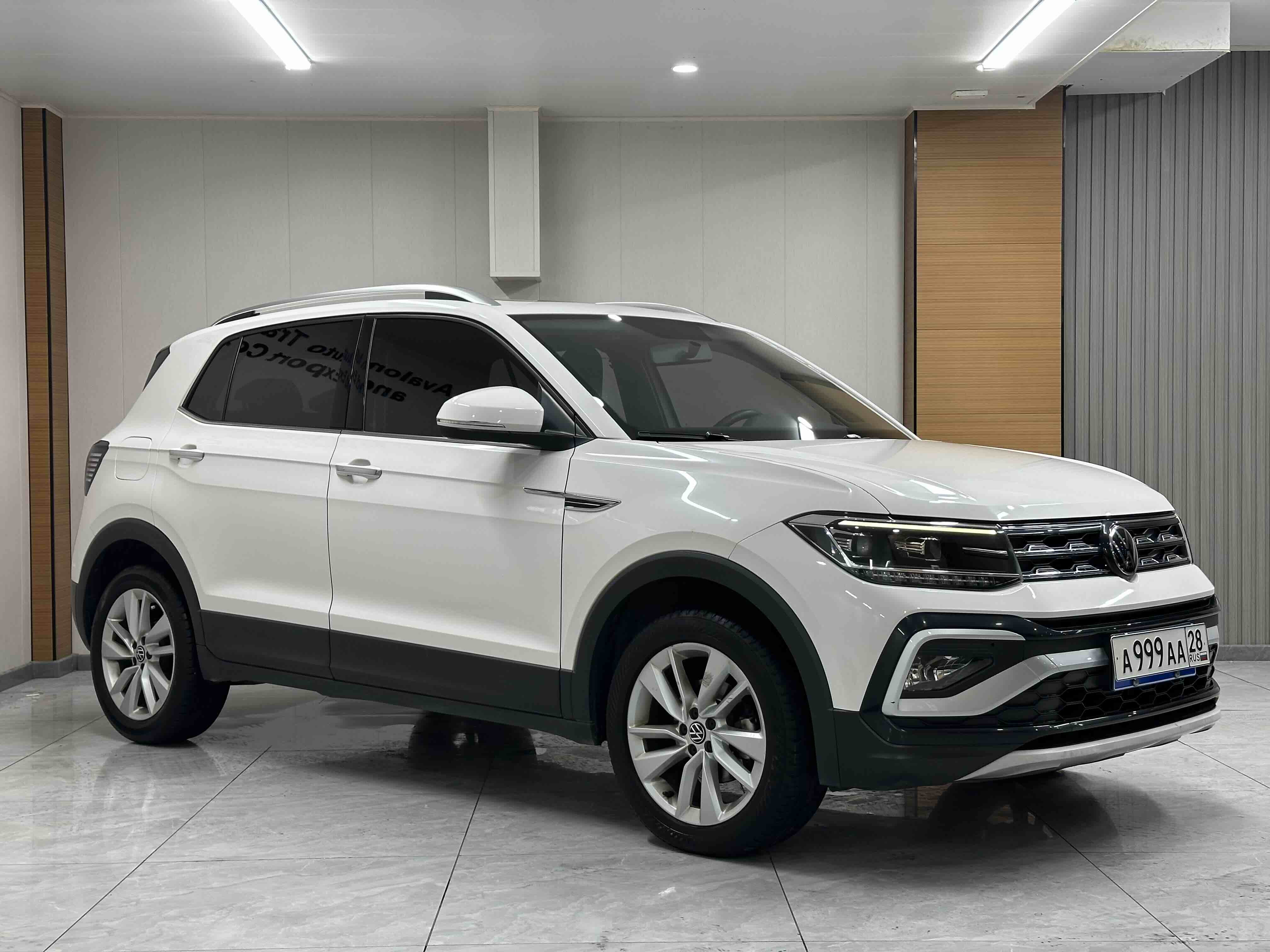 Volkswagen T-Cross 2021 car image #3