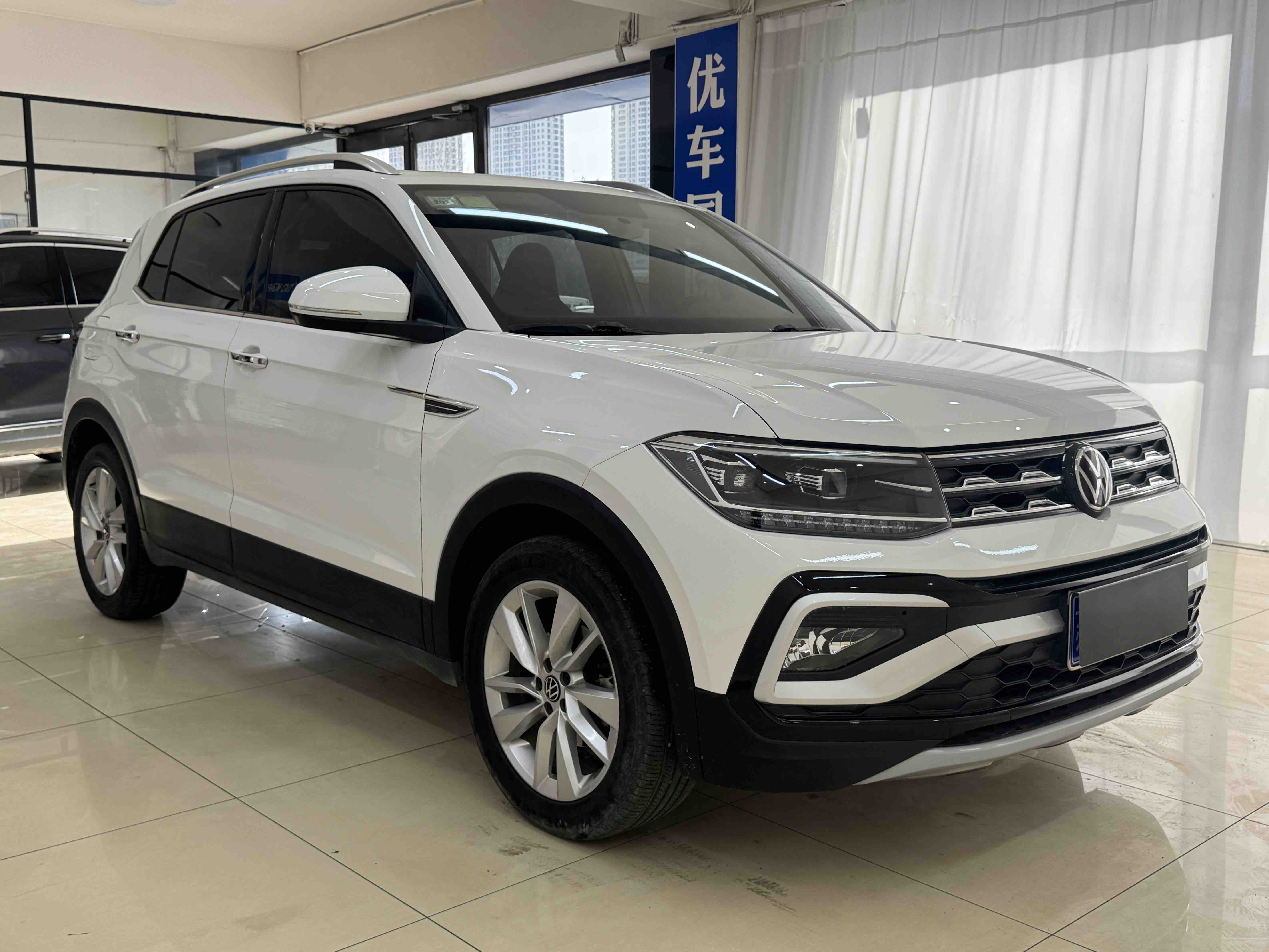 Volkswagen T-Cross 2021 car image #3