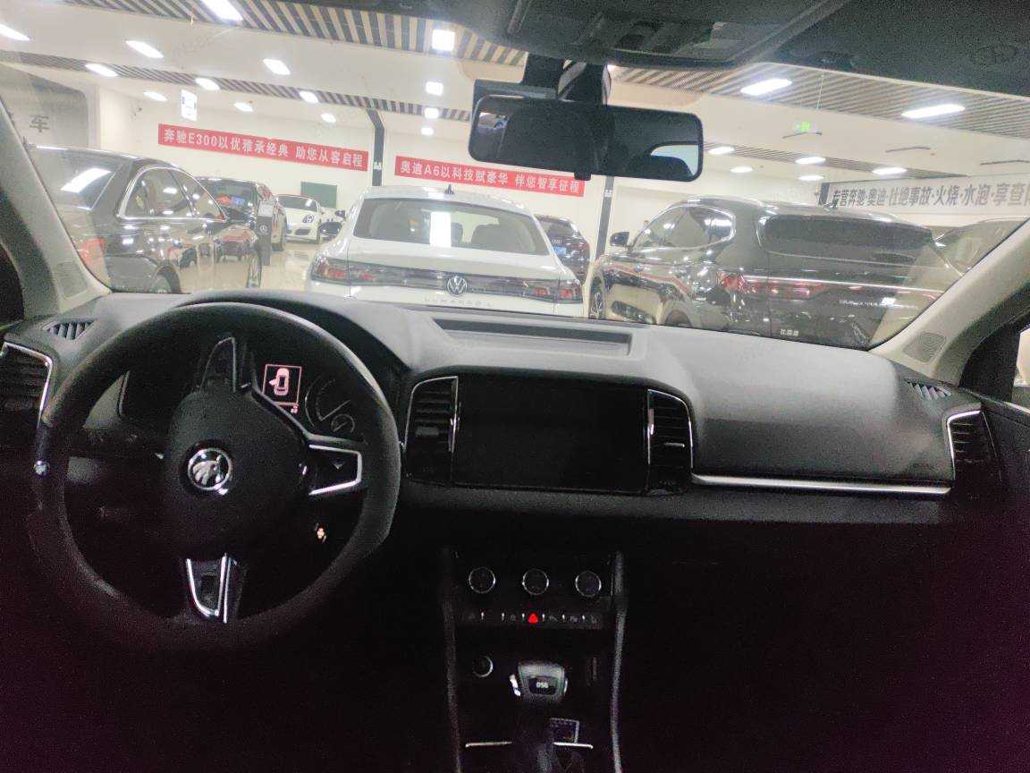 Skoda Karoq 2021 car image #3