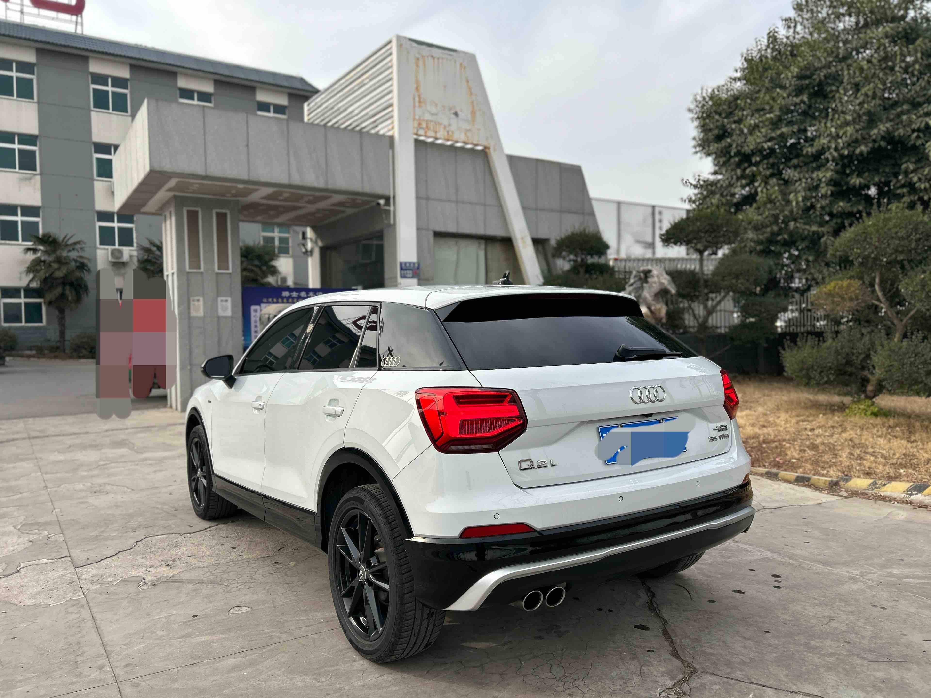 Audi Q2L 2021 car image #3