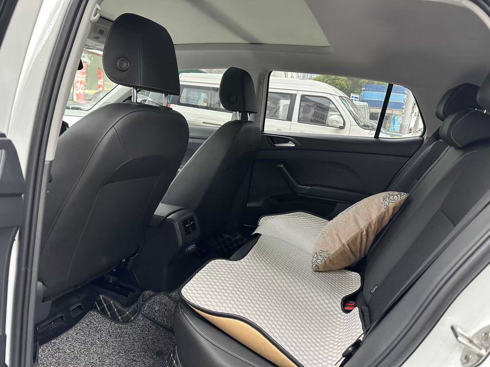 Volkswagen Tacqua 2022 car image #3