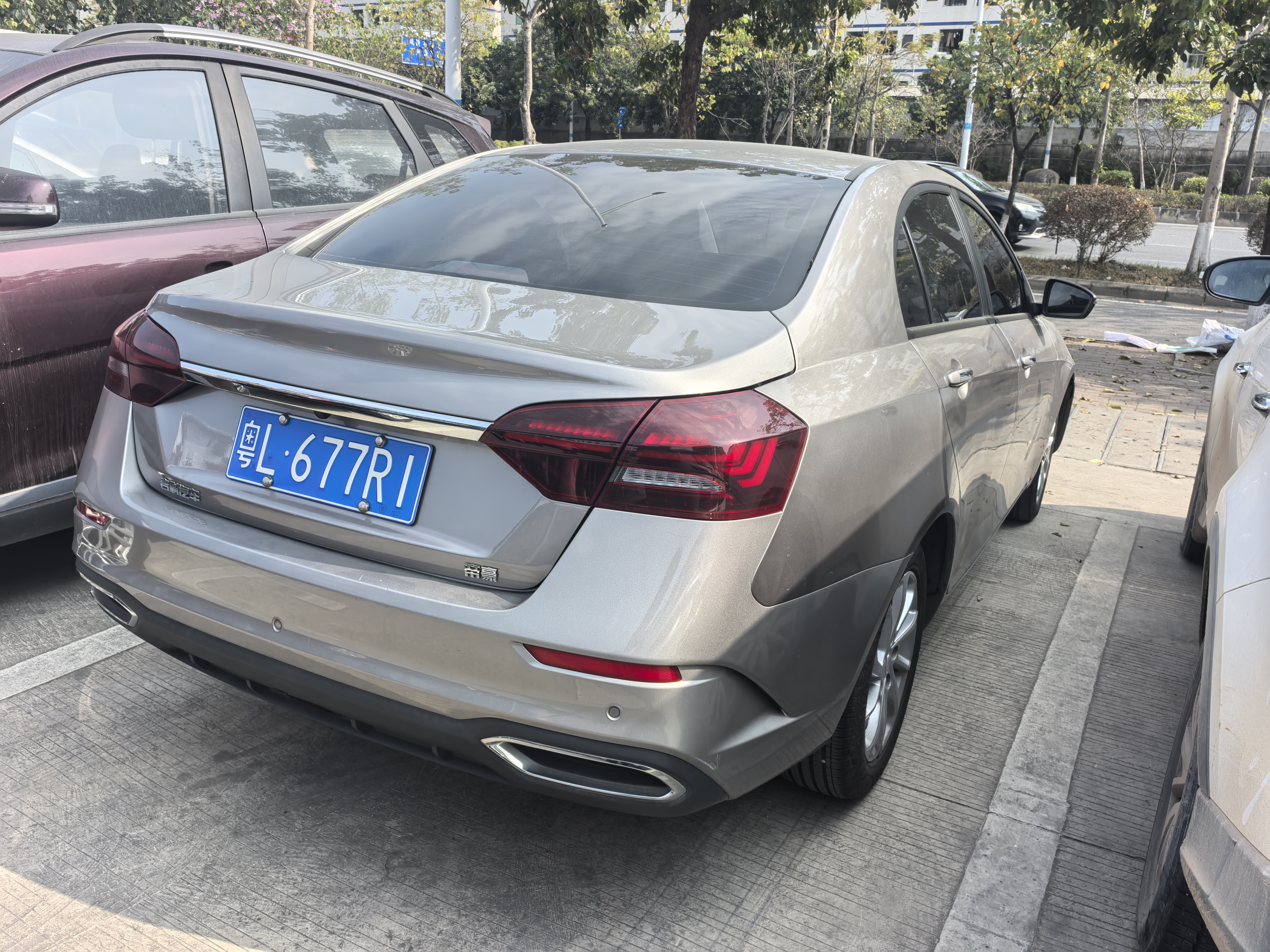 GEELY Emgrand 2021 #3 GEELY Emgrand 2021 car image #3