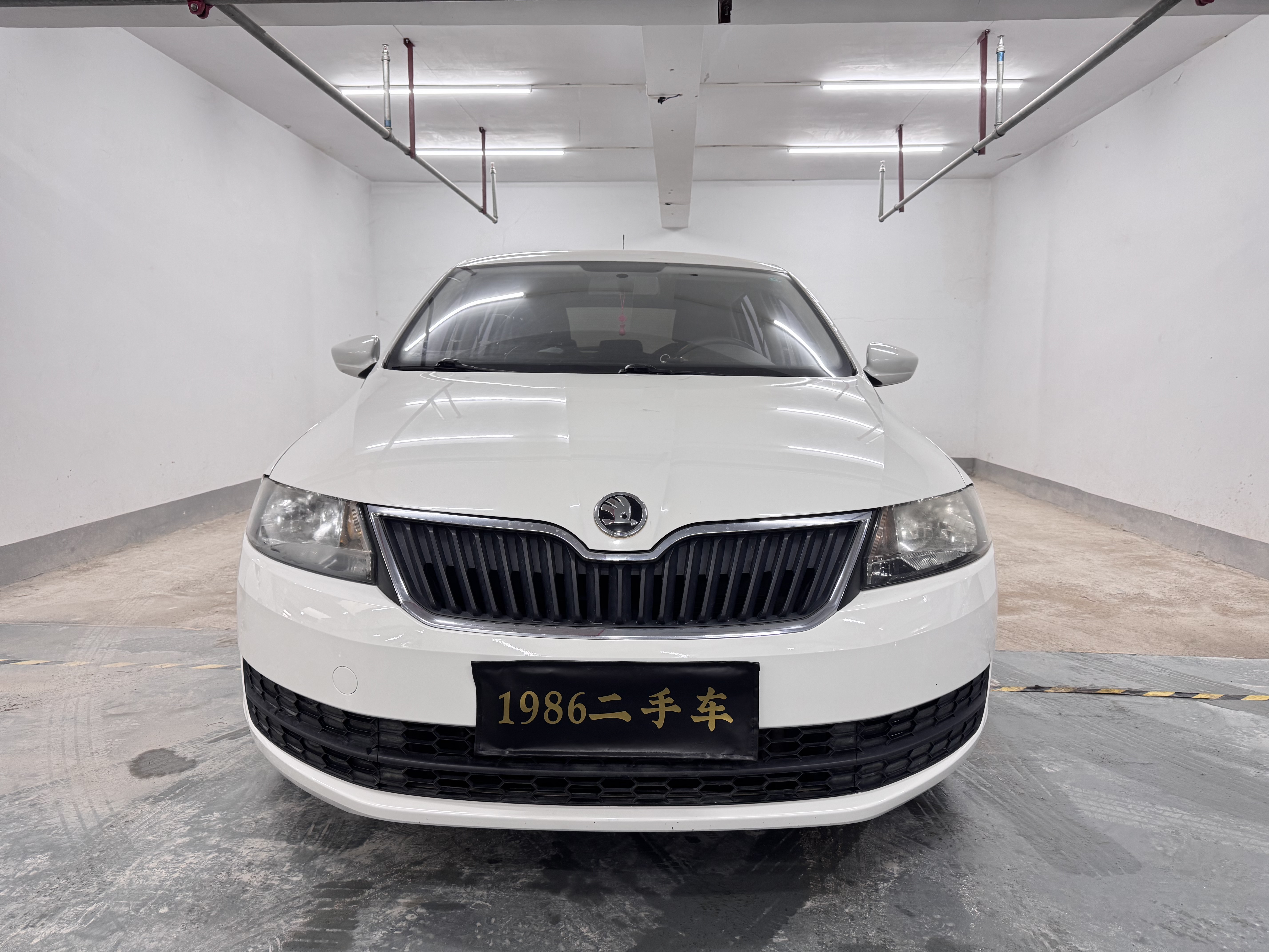 Skoda Rapid Spaceback 2015 car image #3