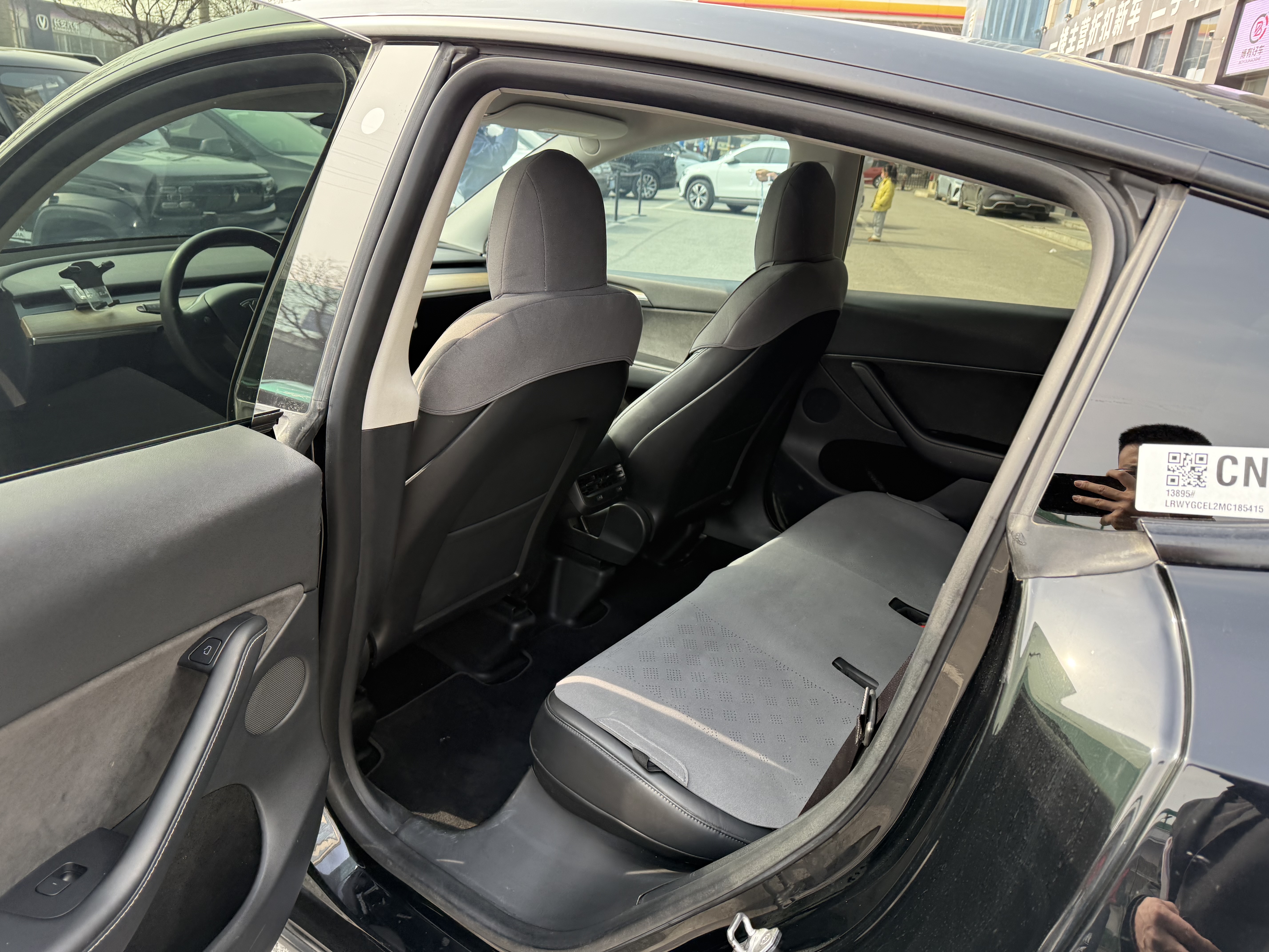 Tesla Model Y 2022 car image #3