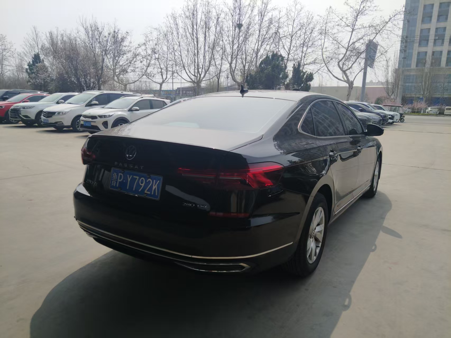 Volkswagen Passat 2023 car image #3