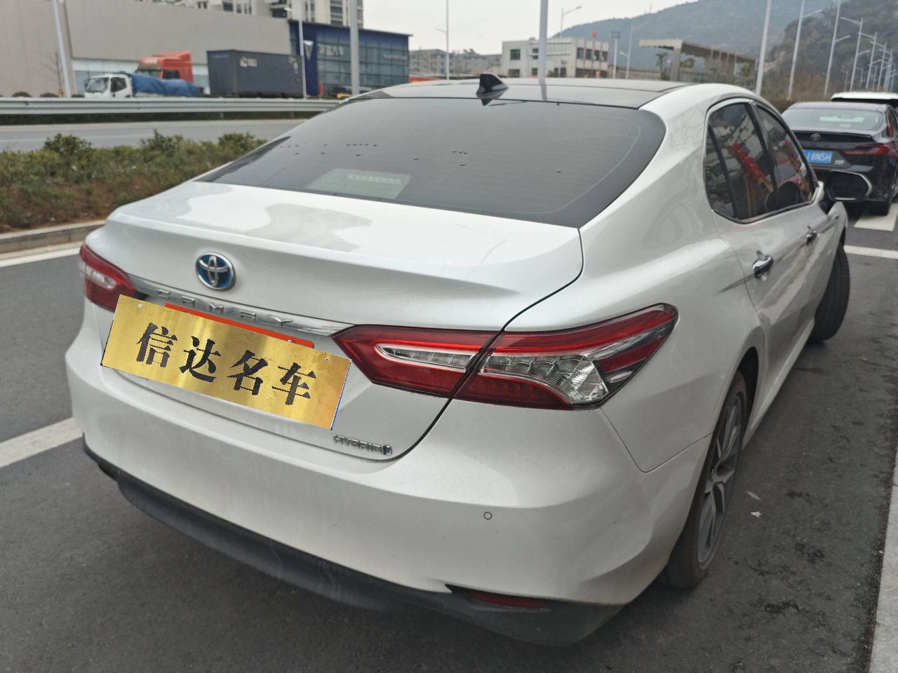 Toyota Camry 2022 car image #3