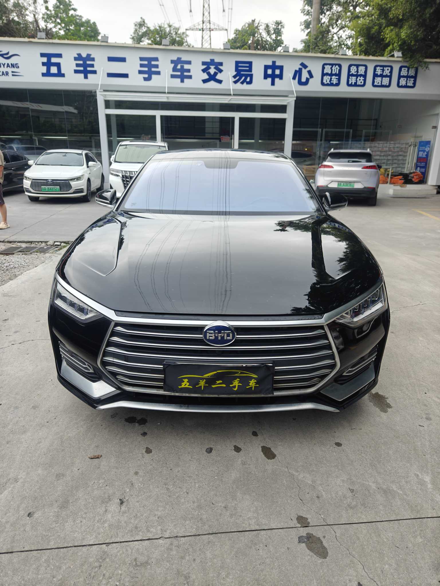 BYD e9 2022 image de voiture #3