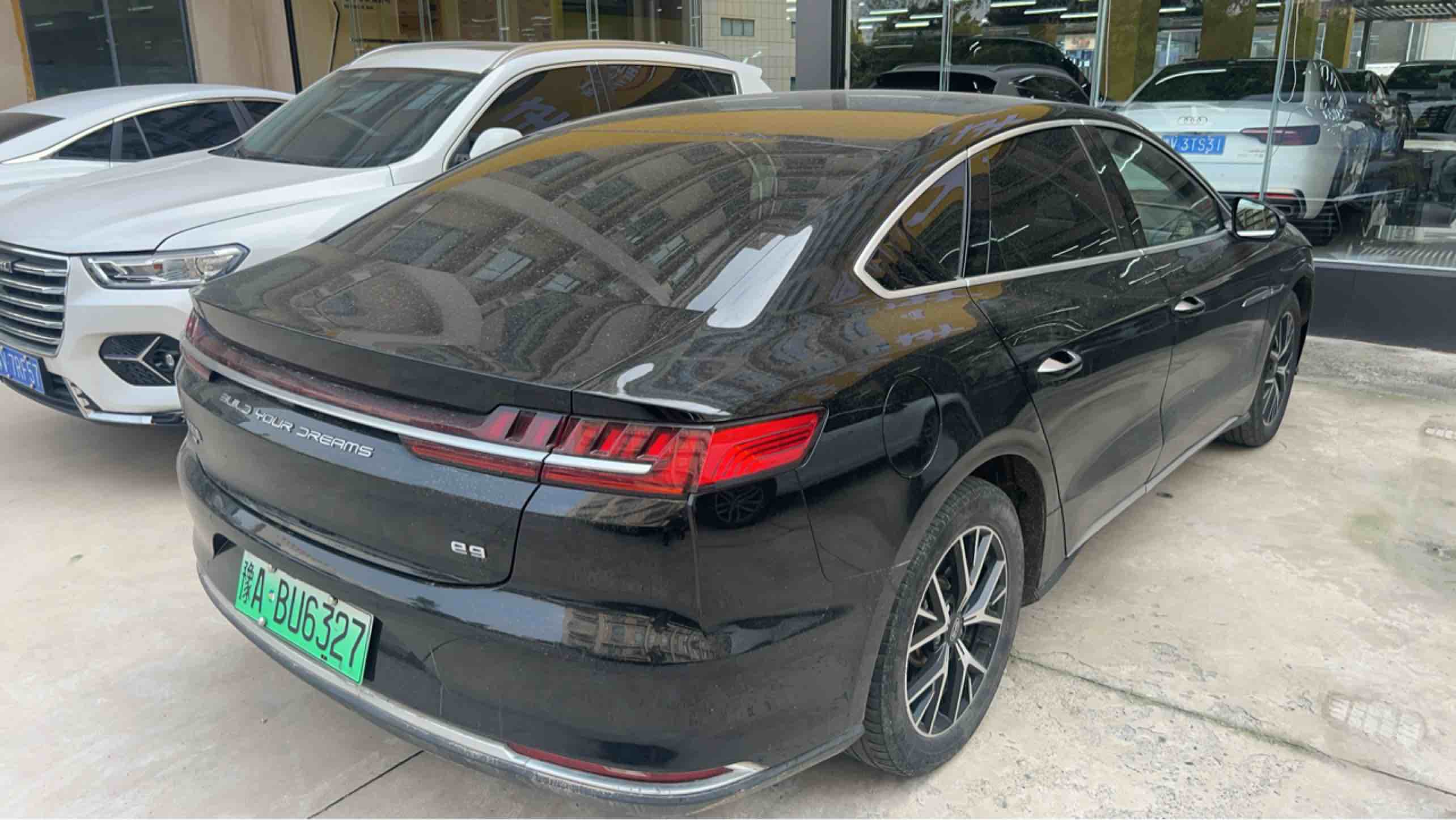 BYD e9 2021 #3 BYD e9 2021 car image #3