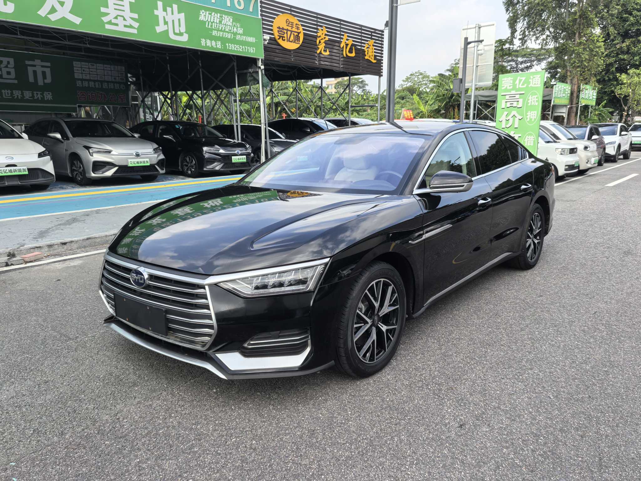 BYD e9 2021 car image #3