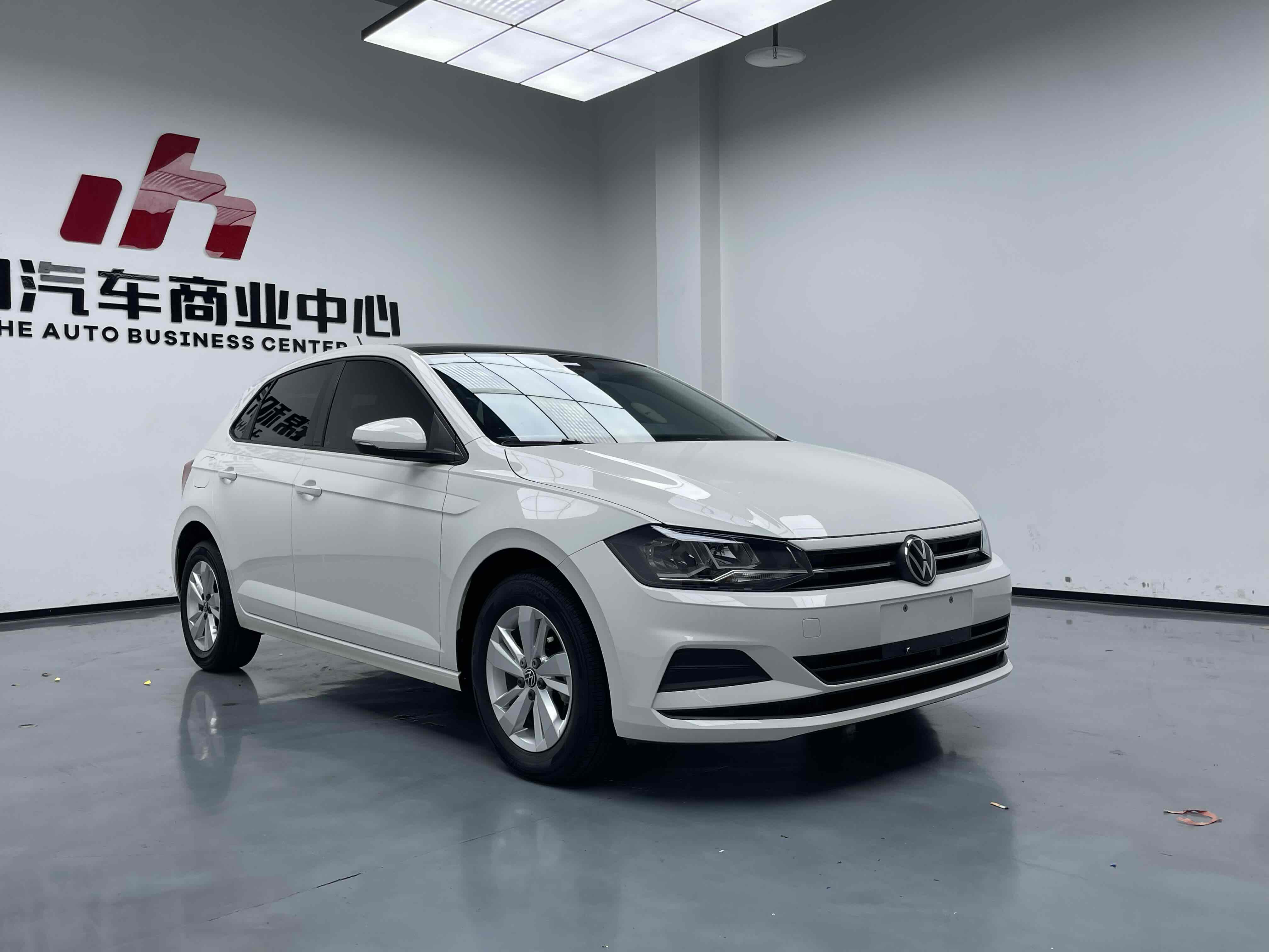 Volkswagen Polo 2022 car image #3