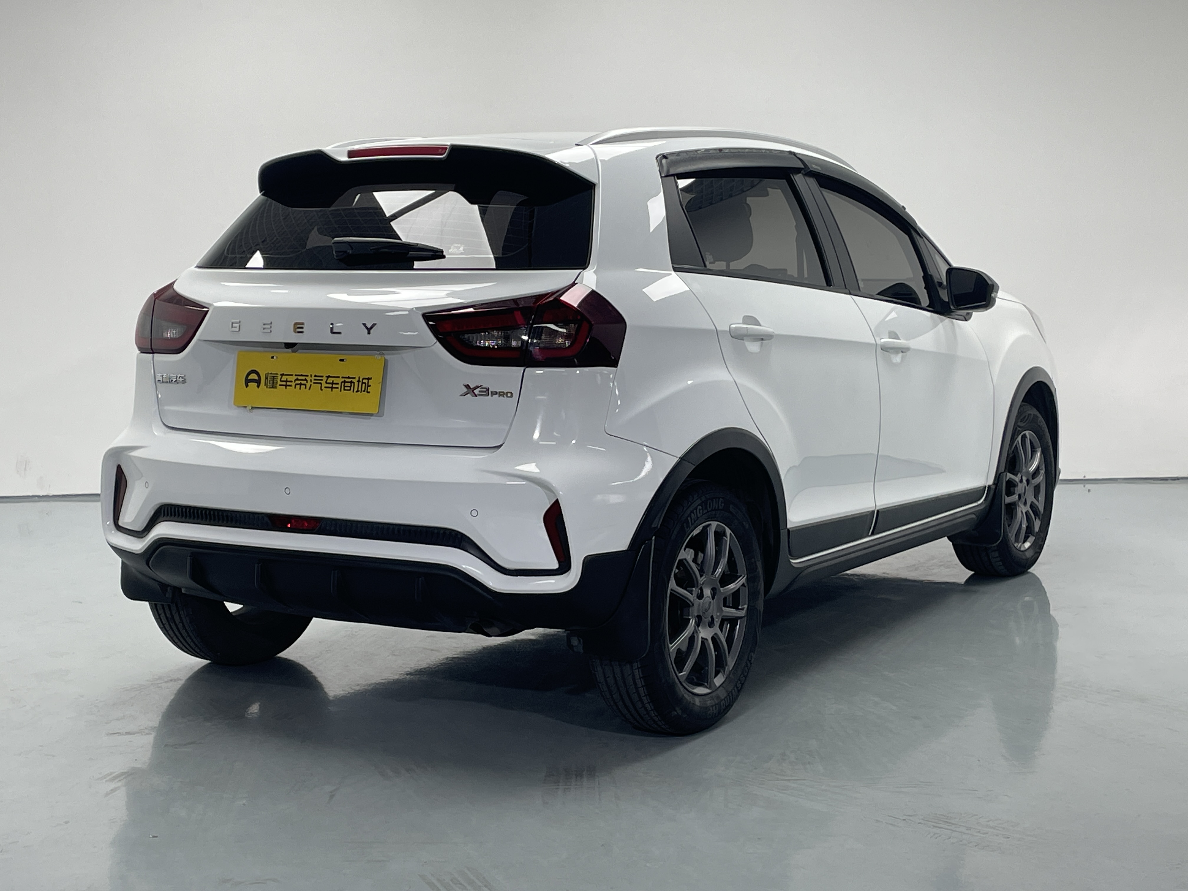 GEELY Vision X3 2022 изображение автомобиля #3