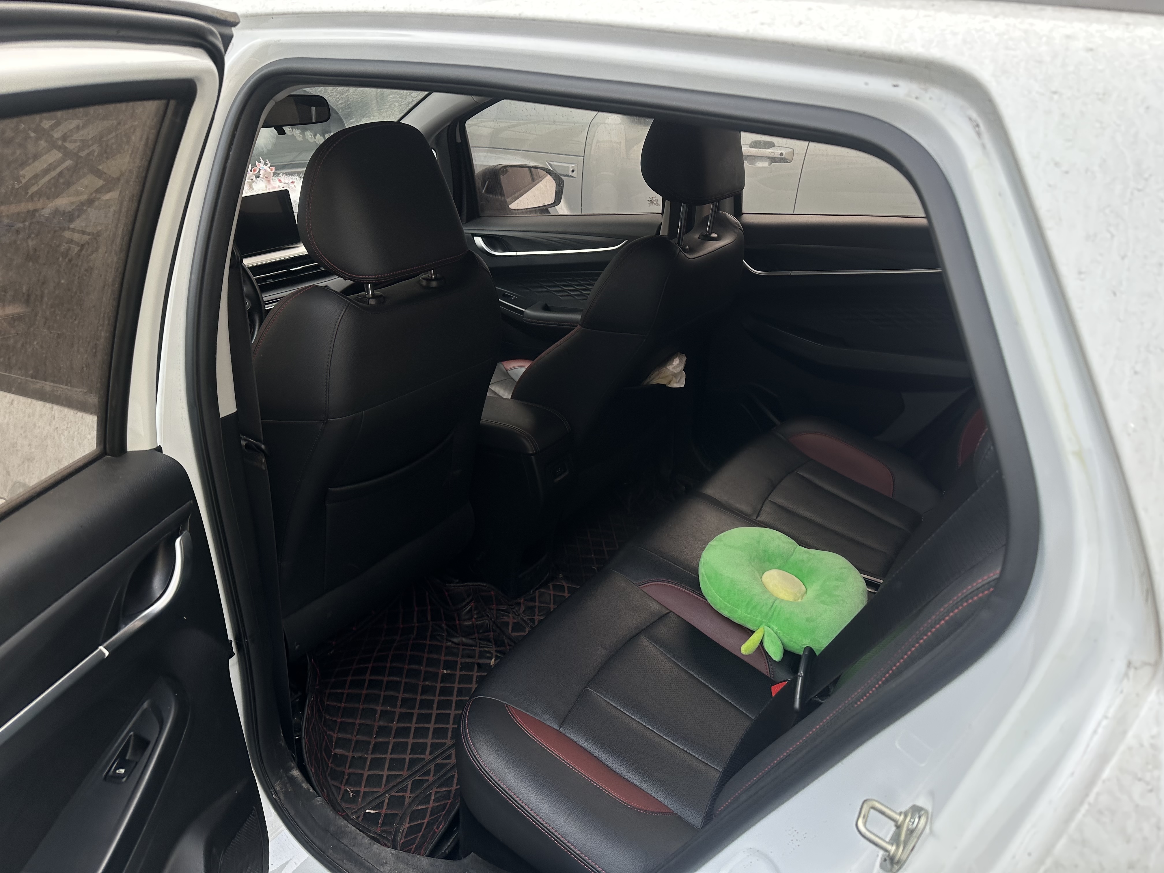 Vision X3 2022 car image #3