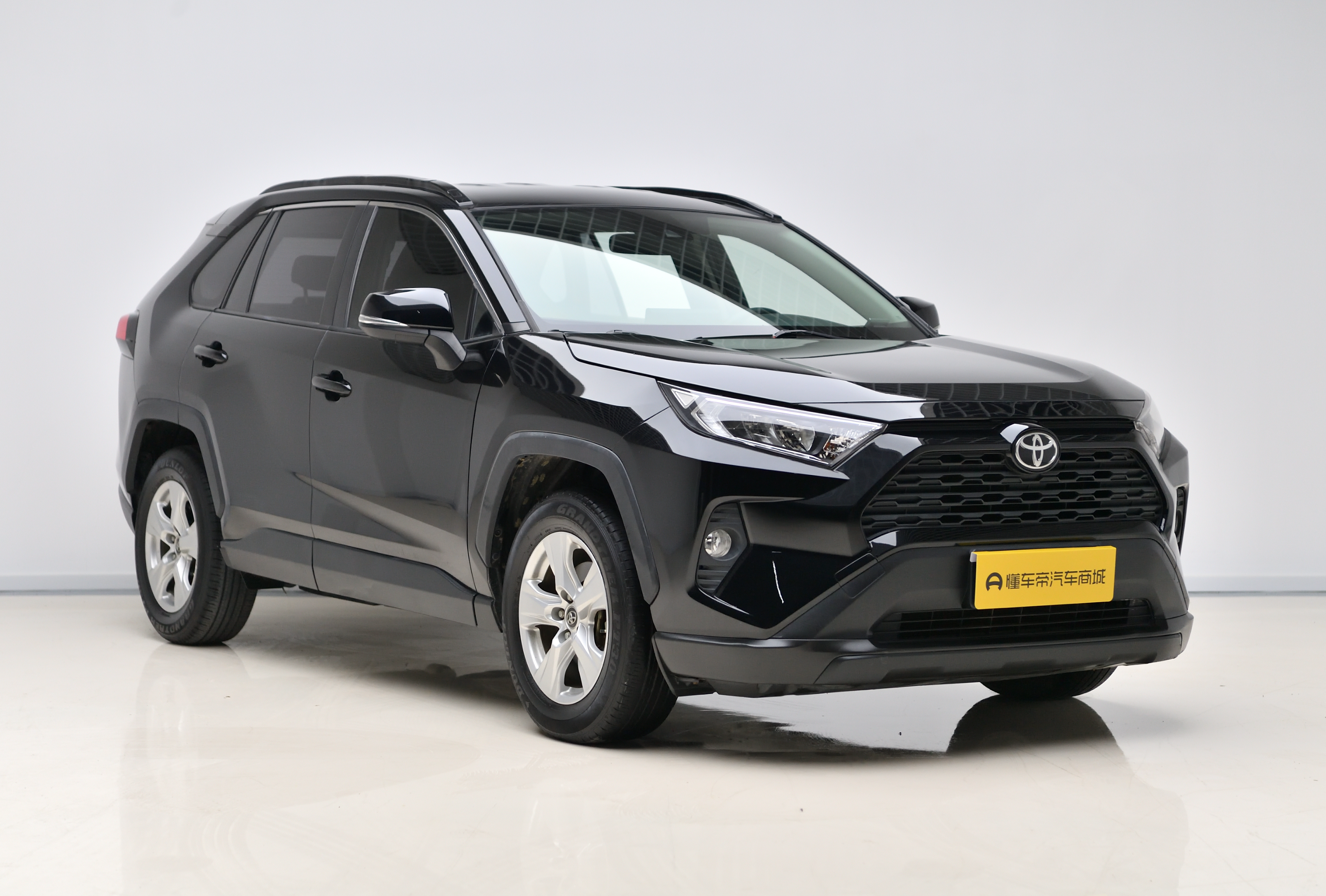 Toyota RAV4 2021 car image #3