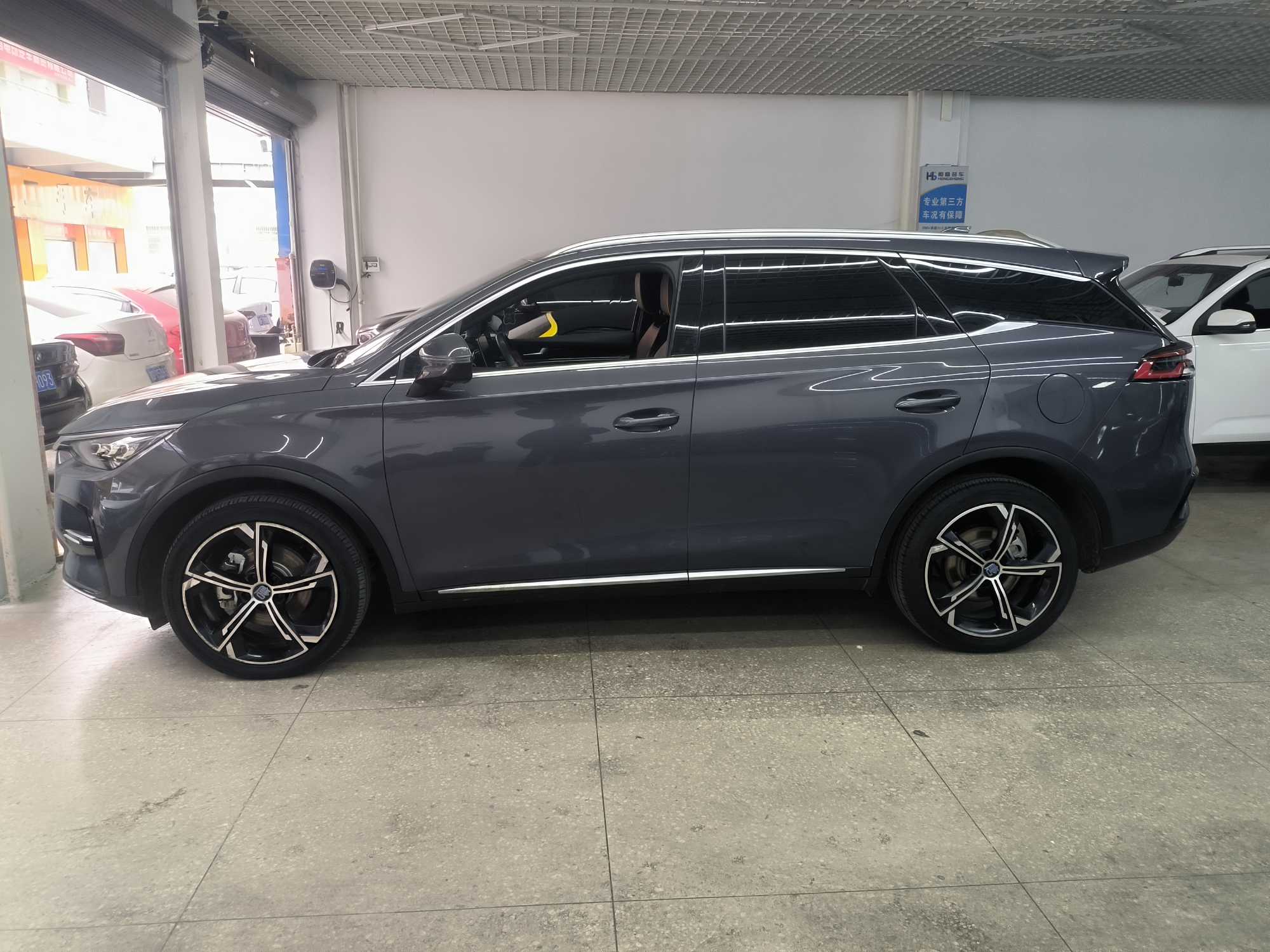 BYD Tang New Energy 2023 #3 BYD Tang New Energy 2023 car image #3
