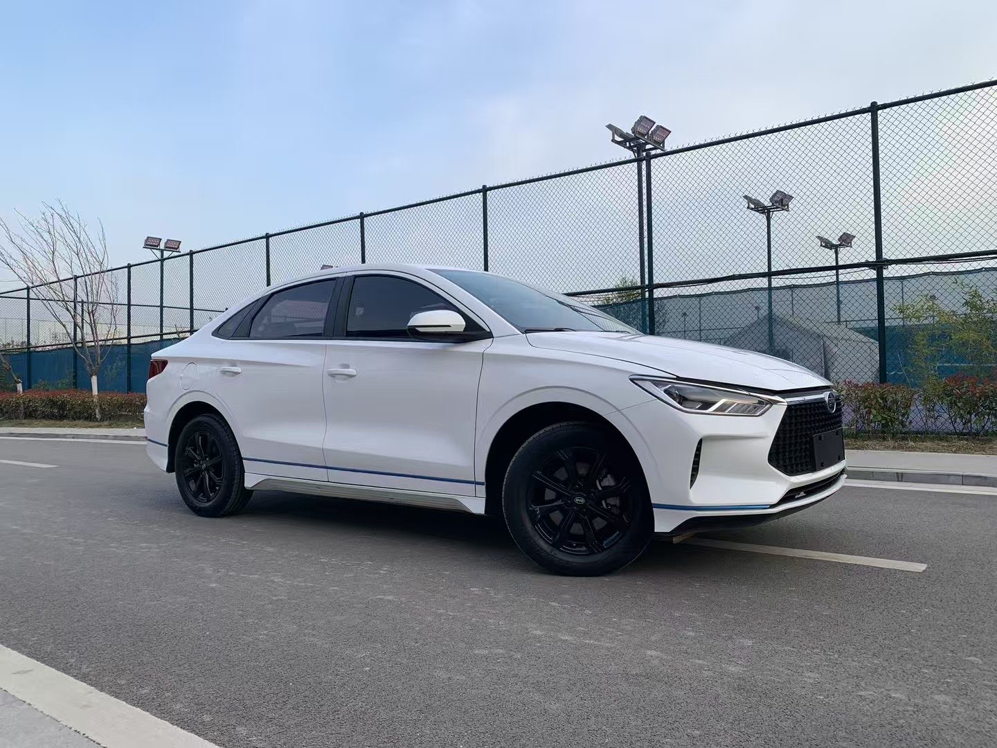 BYD e3 2023 car image #3