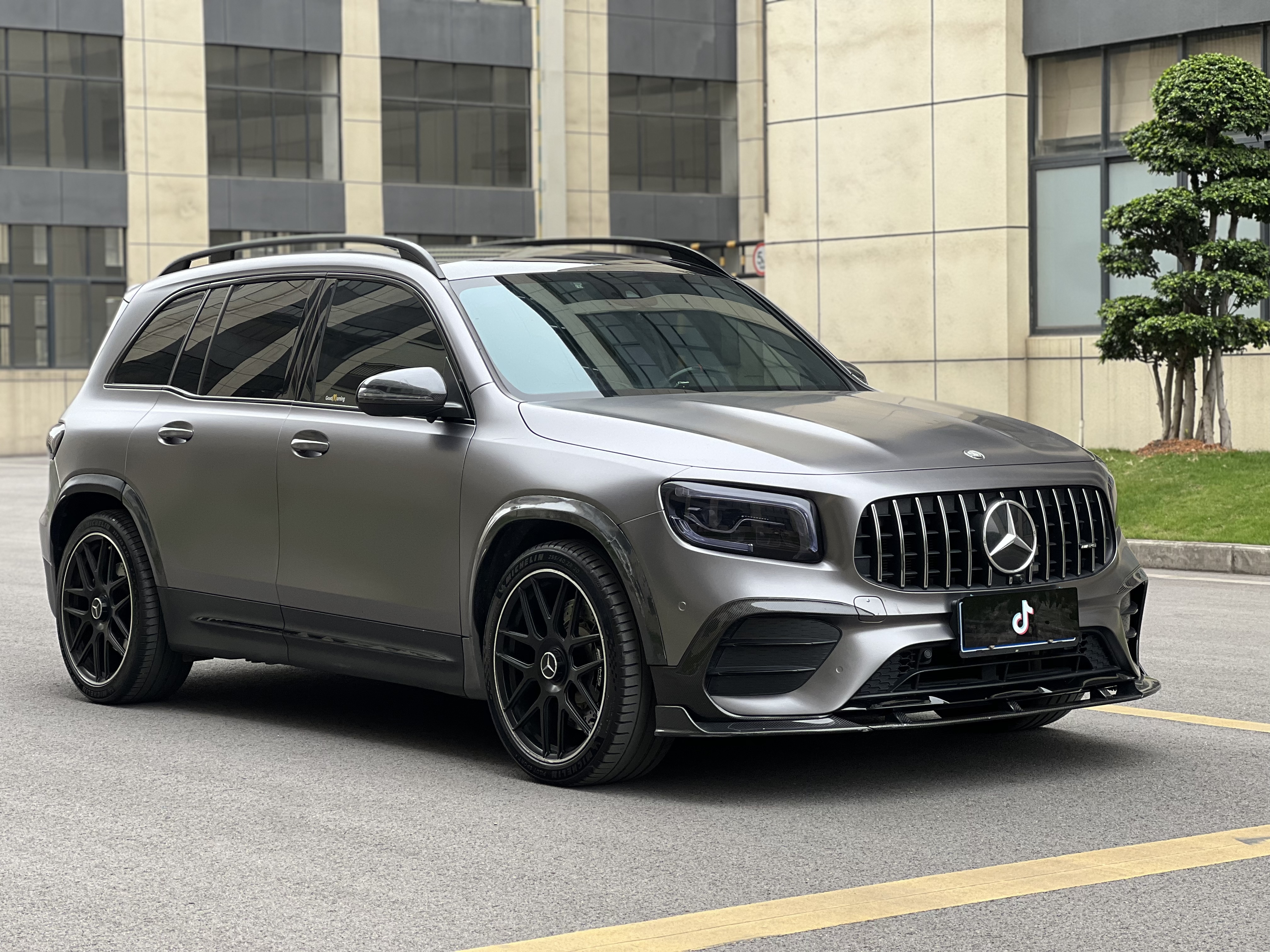 Mercedes-Benz GLB AMG 2021 صورة سيارة #3
