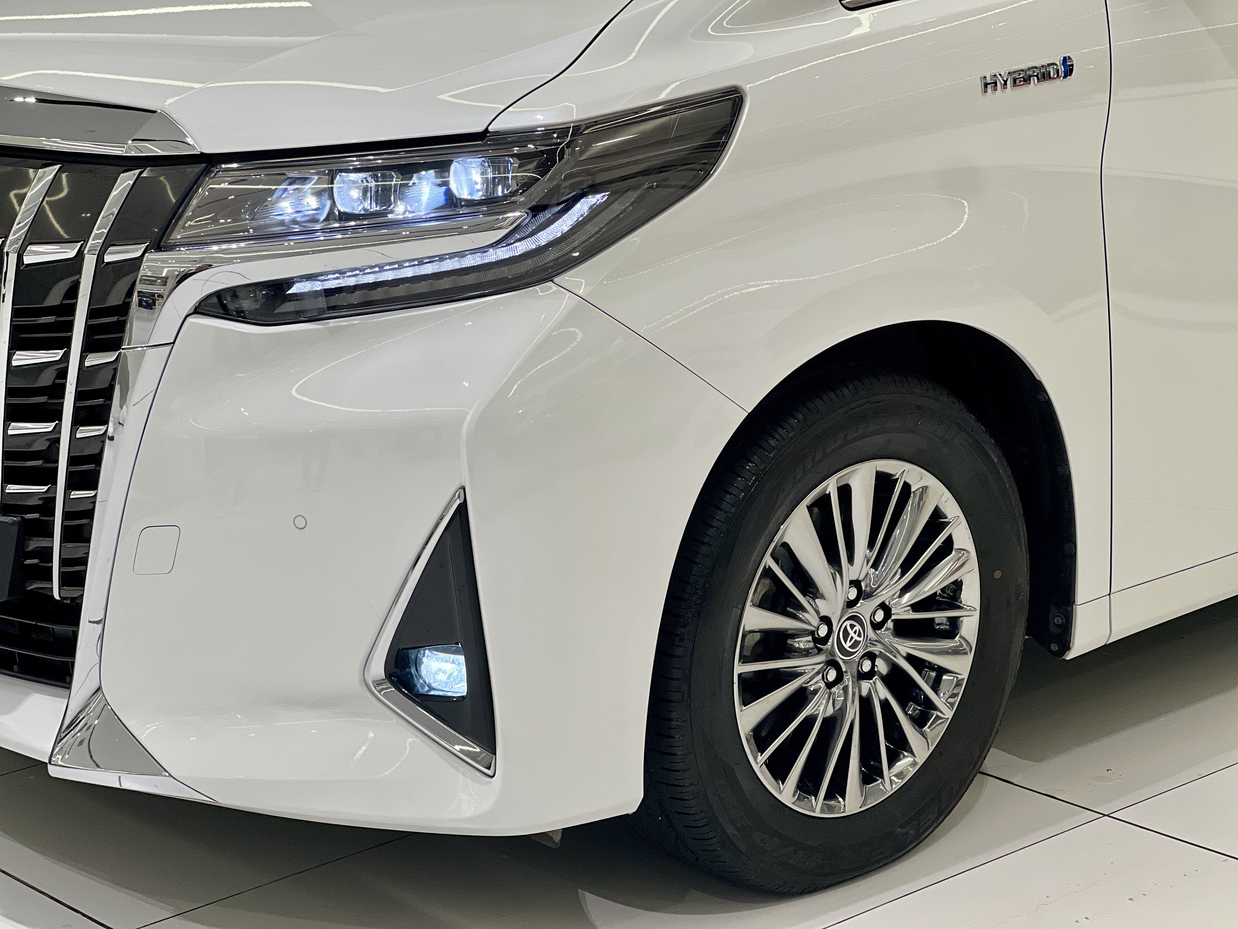Toyota Alphard 2021 car image #3