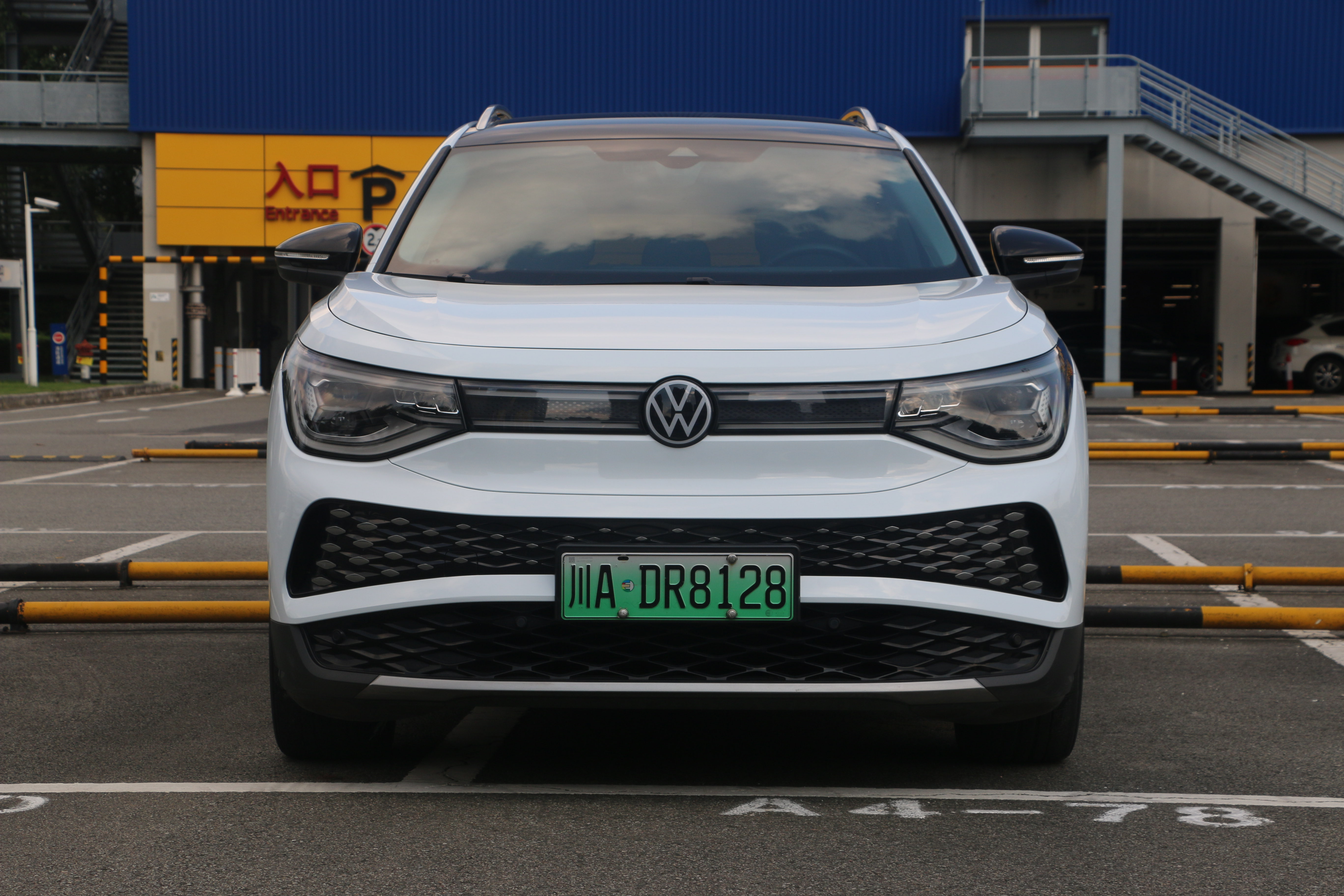 Volkswagen ID.6 X 2022 #3 Volkswagen ID.6 X 2022 car image #3