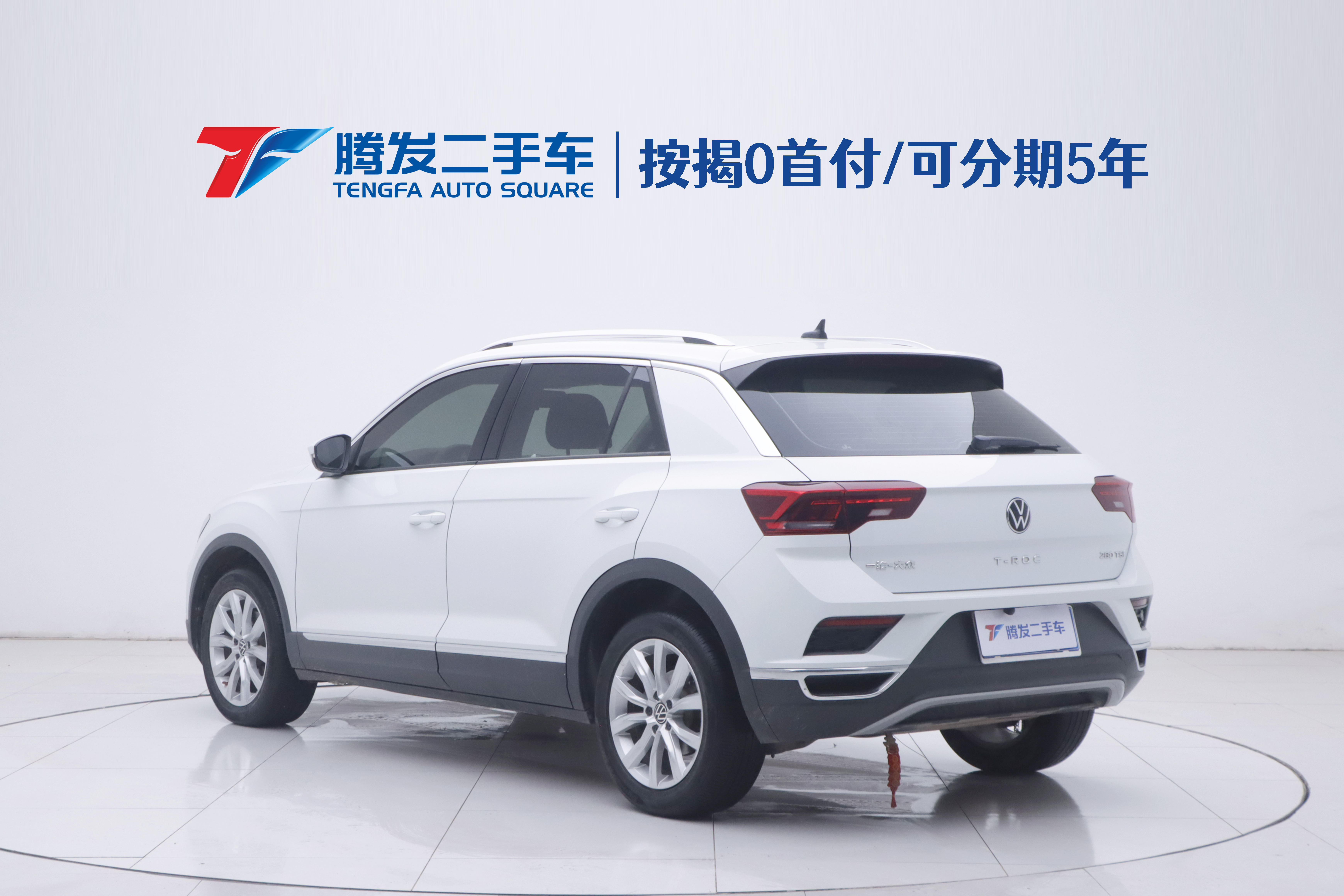Volkswagen T-Roc 2021 car image #3