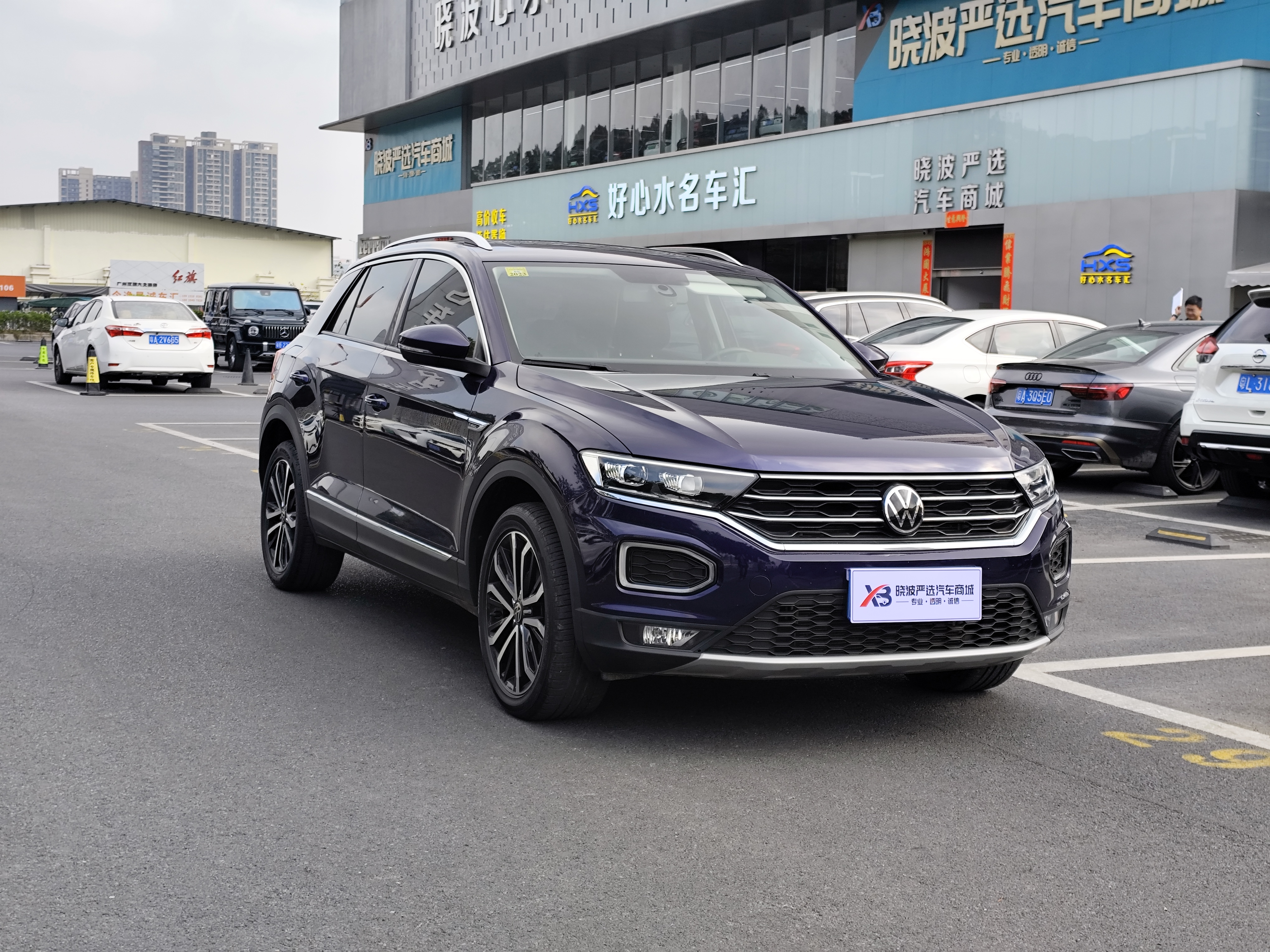 Volkswagen T-Roc 2021 car image #3