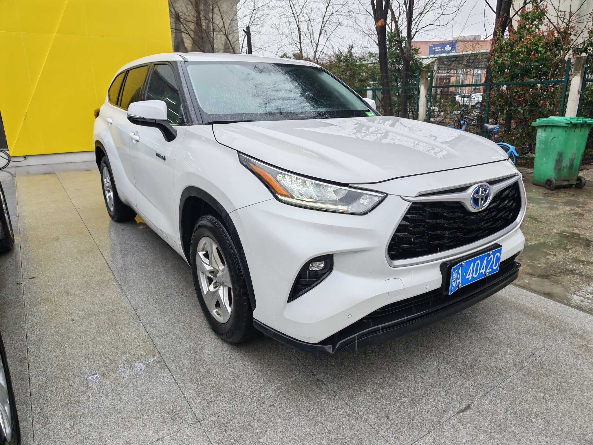 Toyota Highlander 2023 изображение автомобиля #3