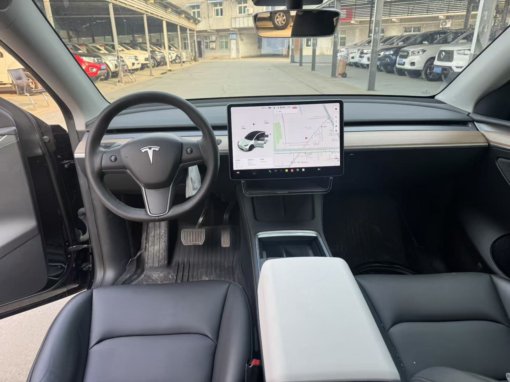 Tesla Model Y 2021 car image #3