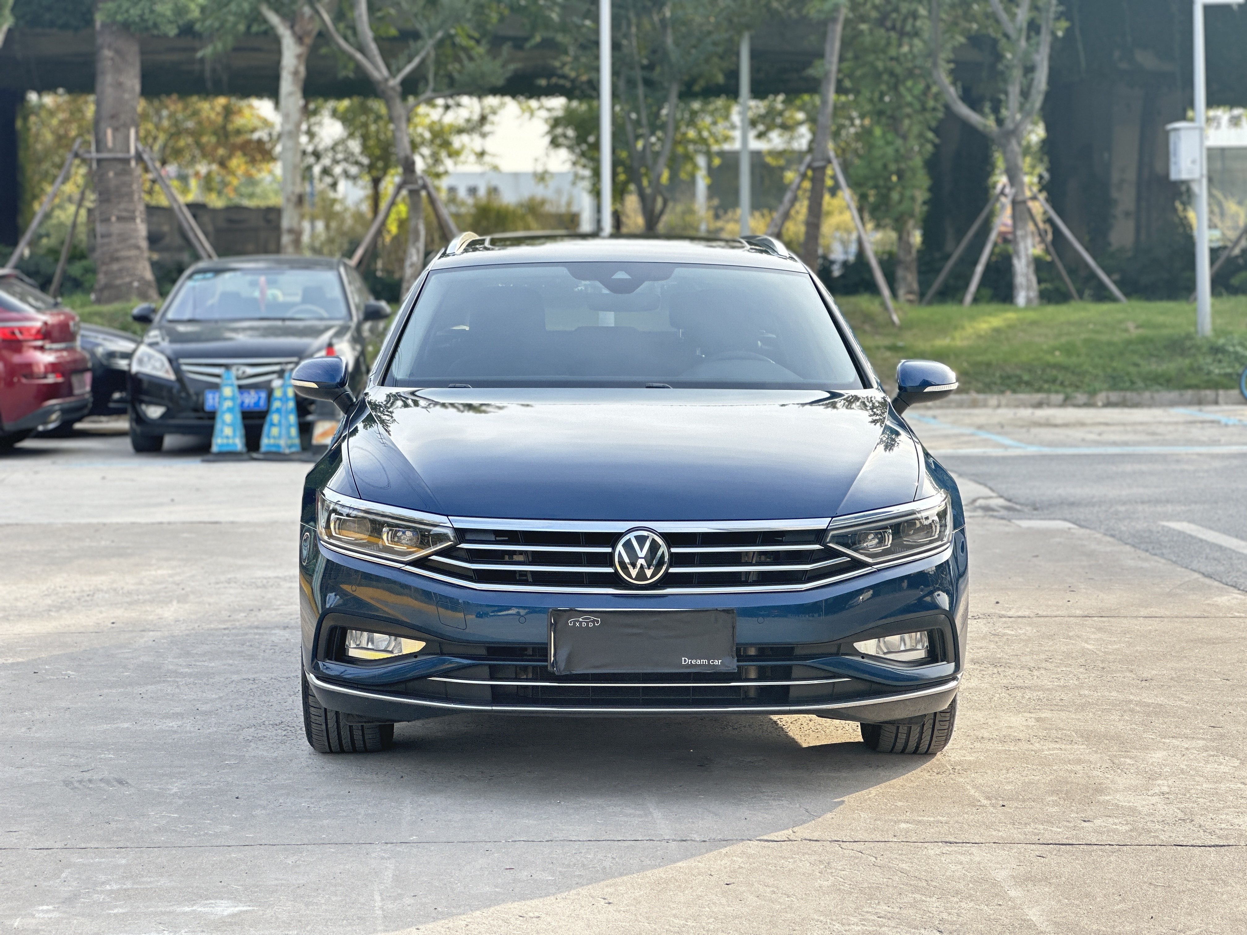 Volkswagen Passat Variant 2022 immagine di auto #3