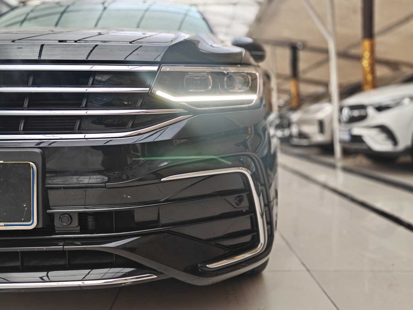 Volkswagen Tiguan L 2022 #3 Volkswagen Tiguan L 2022 car image #3