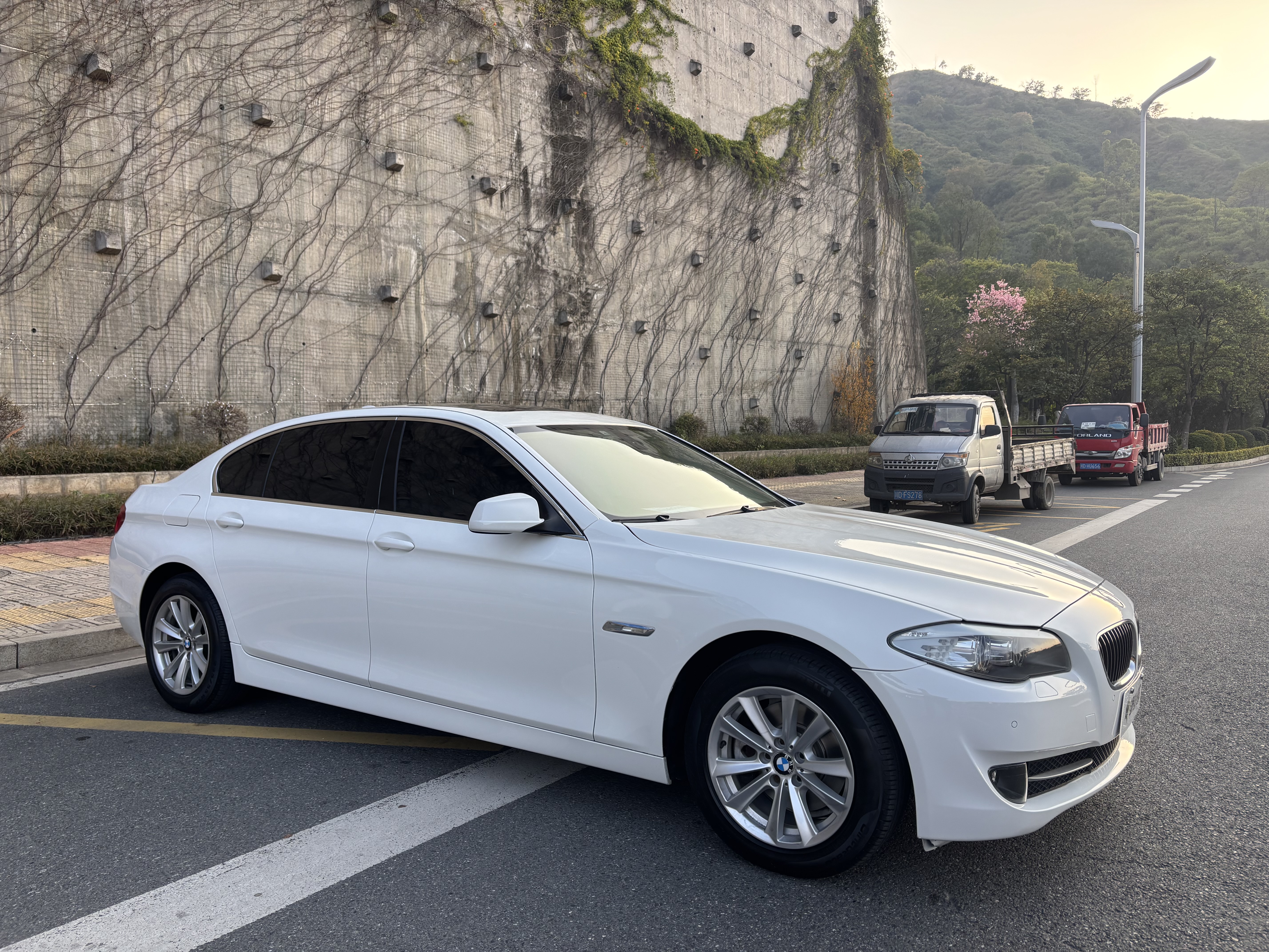 BMW 5 Series 2012 #3 BMW 5 Series 2012 car image #3