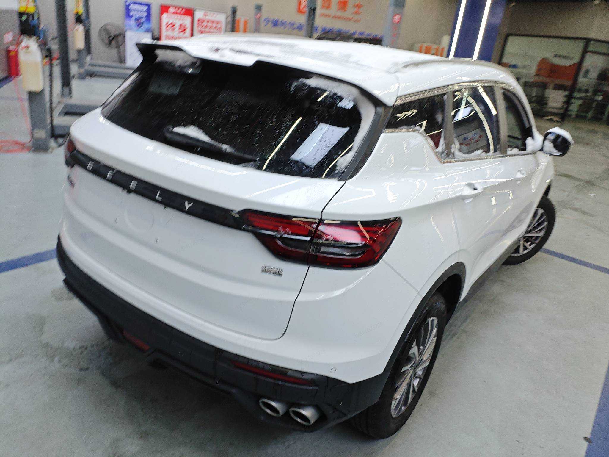 GEELY Coolray 2022 car image #3