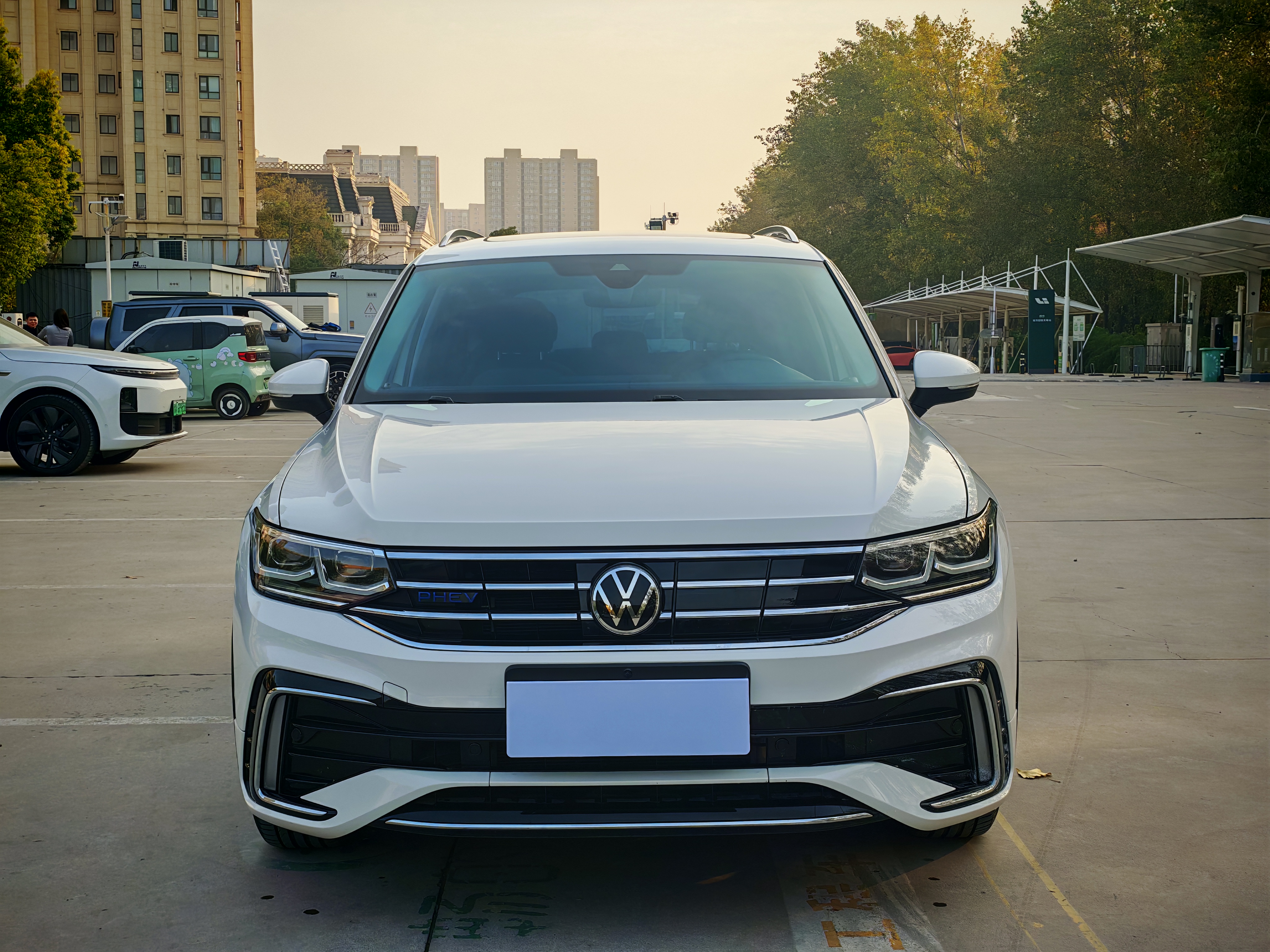 Volkswagen Tiguan L New Energy 2022 صورة سيارة #3
